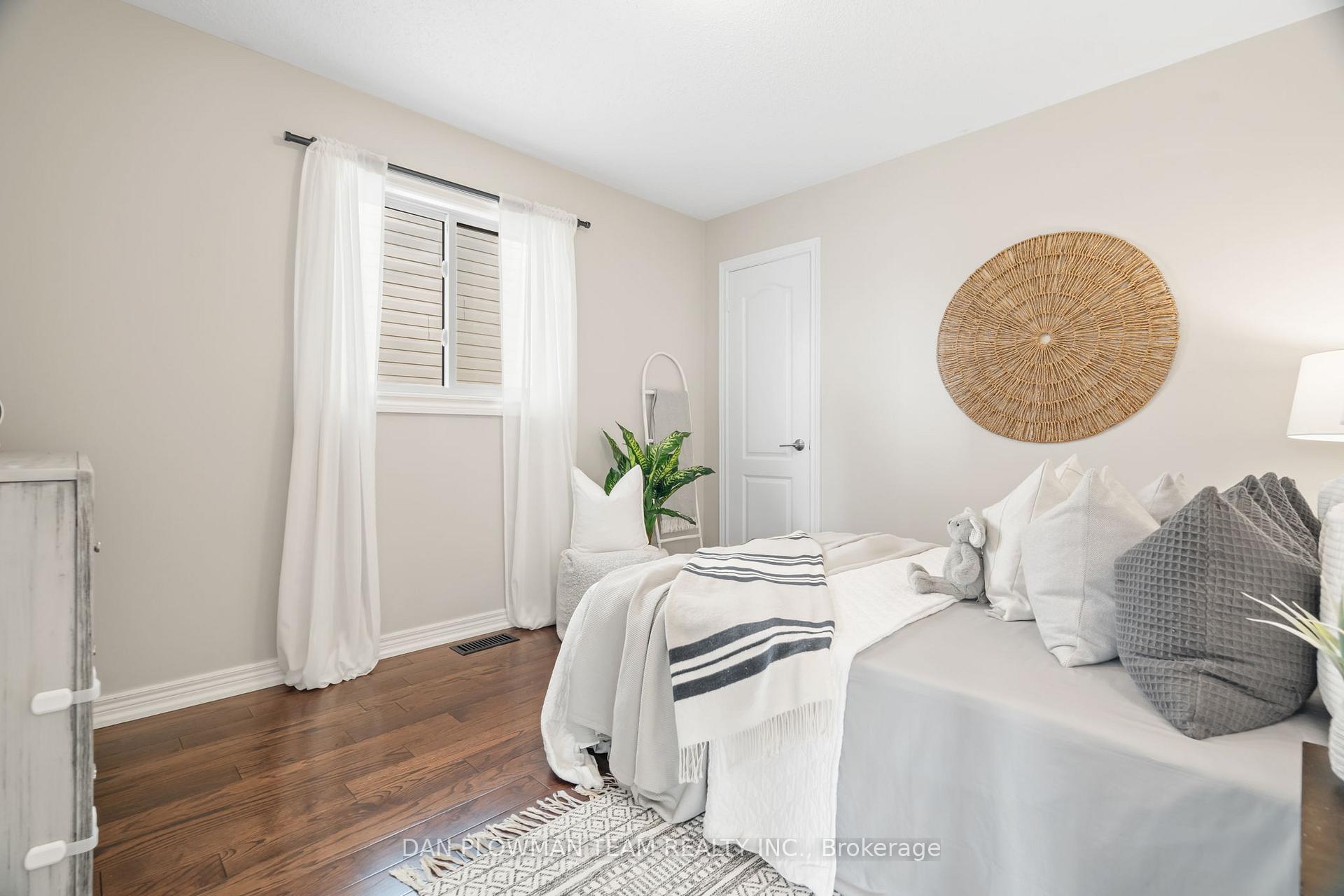 Photo 13 of 103 Charest Place, Whitby, Brooklin — HOMEH