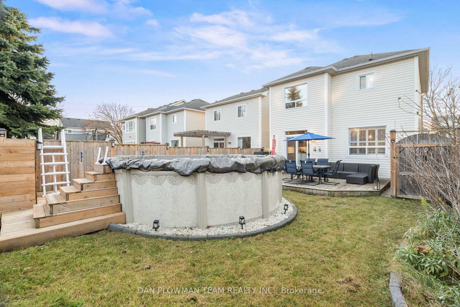 Photo 26 of 103 Charest Place, Whitby, Brooklin — HOMEH