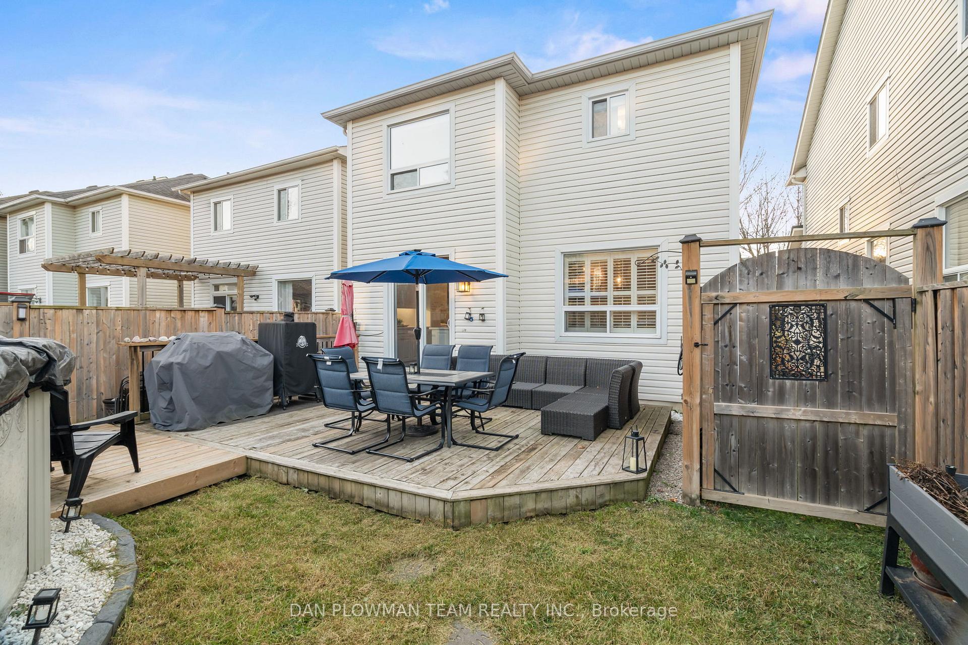 Photo 25 of 103 Charest Place, Whitby, Brooklin — HOMEH
