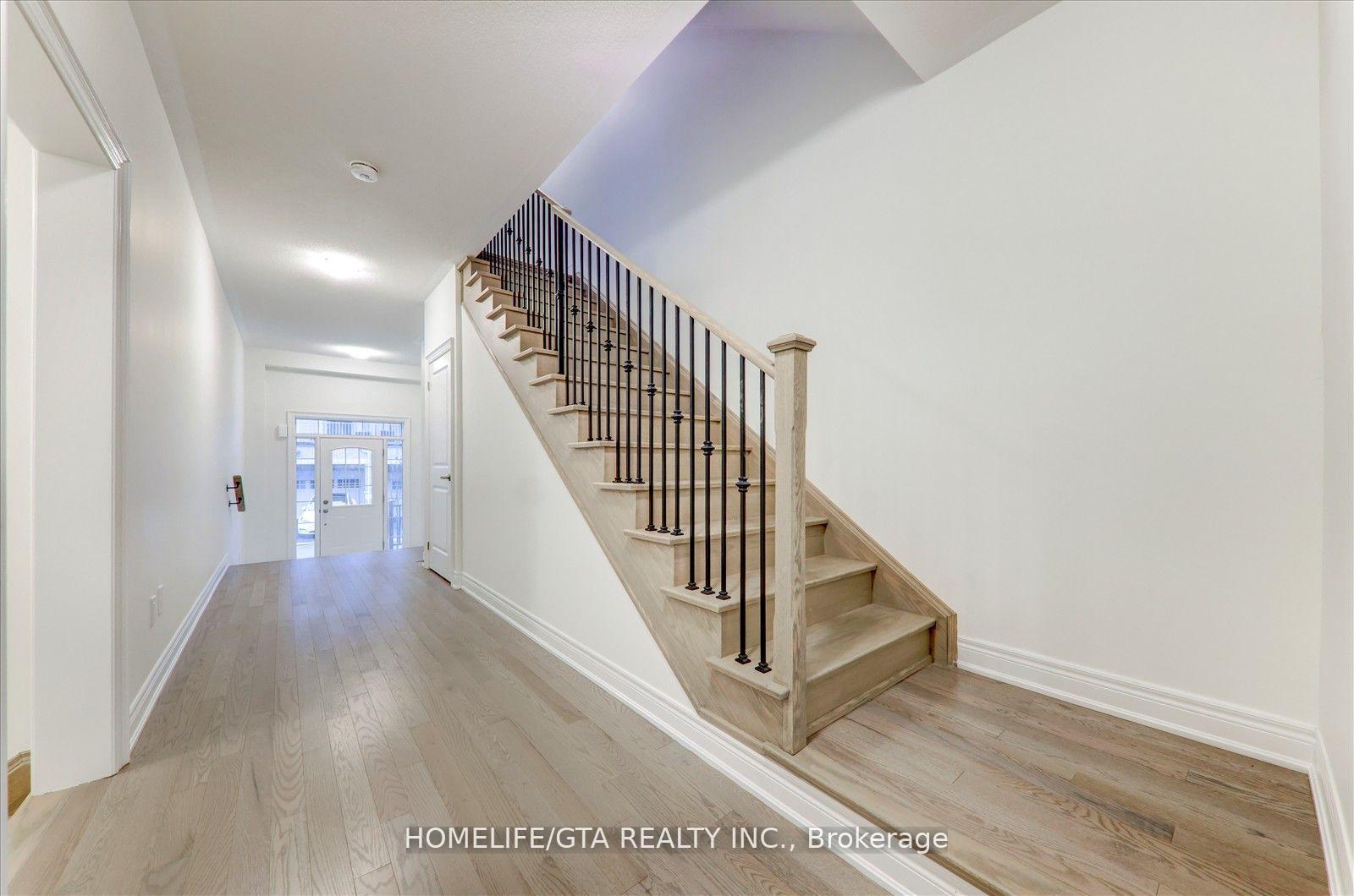 Photo 2 of 6 Phillipsen Way, Markham, Cedarwood — HOMEH