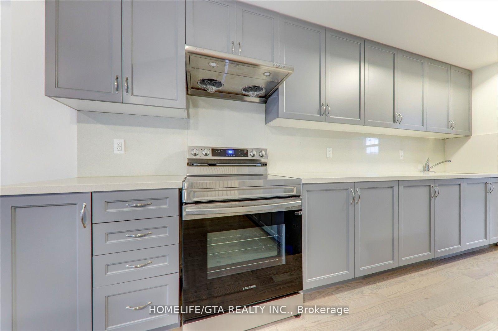 Photo 9 of 6 Phillipsen Way, Markham, Cedarwood — HOMEH
