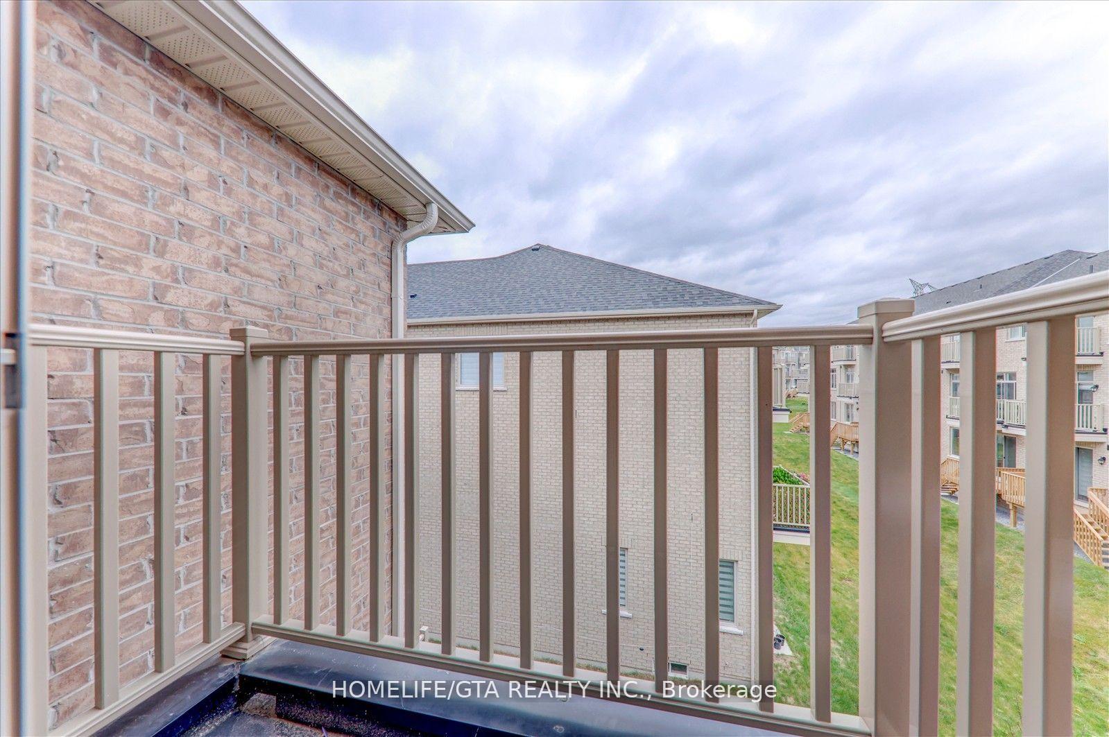 Photo 13 of 6 Phillipsen Way, Markham, Cedarwood — HOMEH