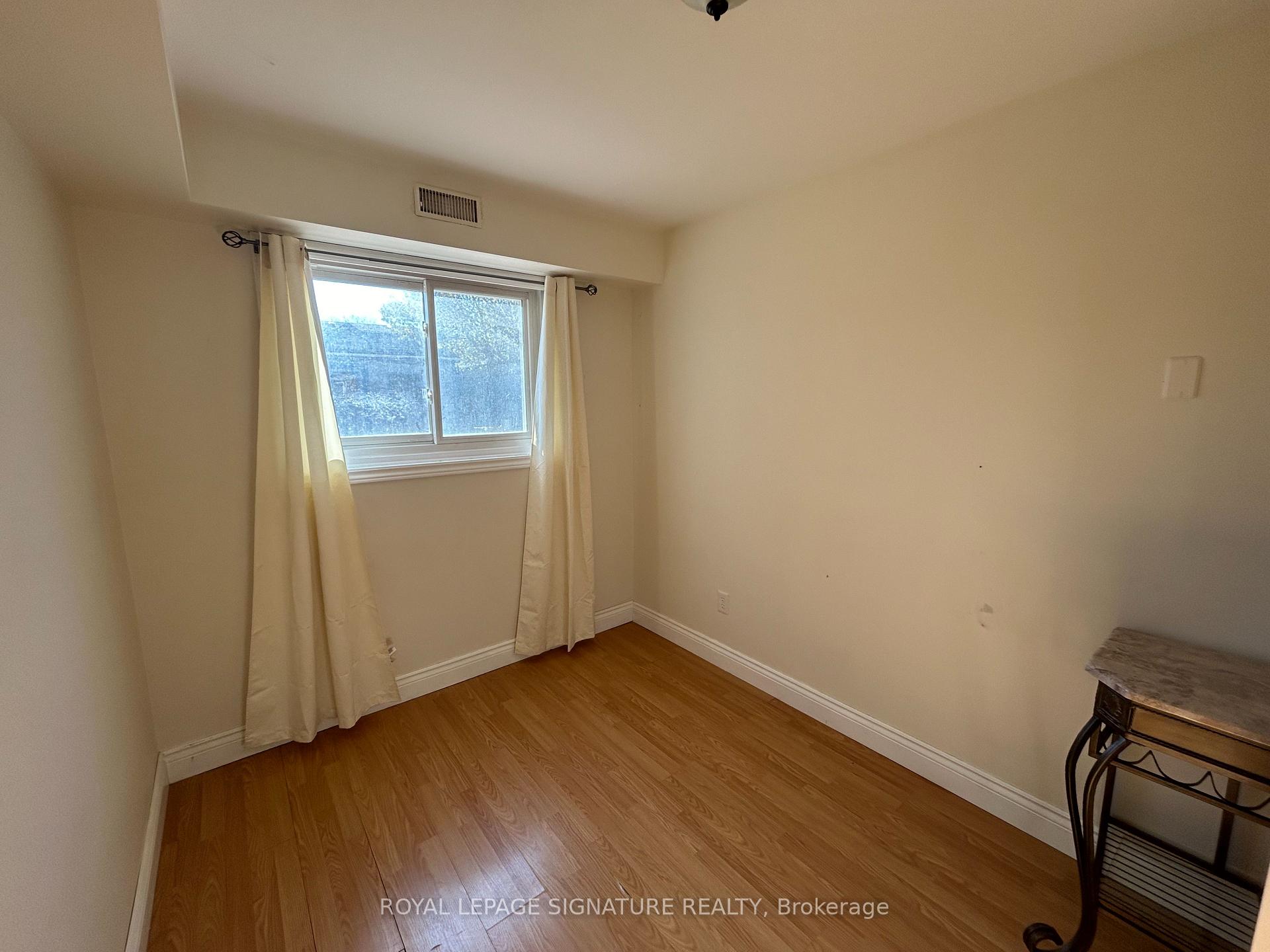 Photo 12 of Unit Lower, 250 Kinmount Crescent, Oshawa, Lakeview — HOMEH