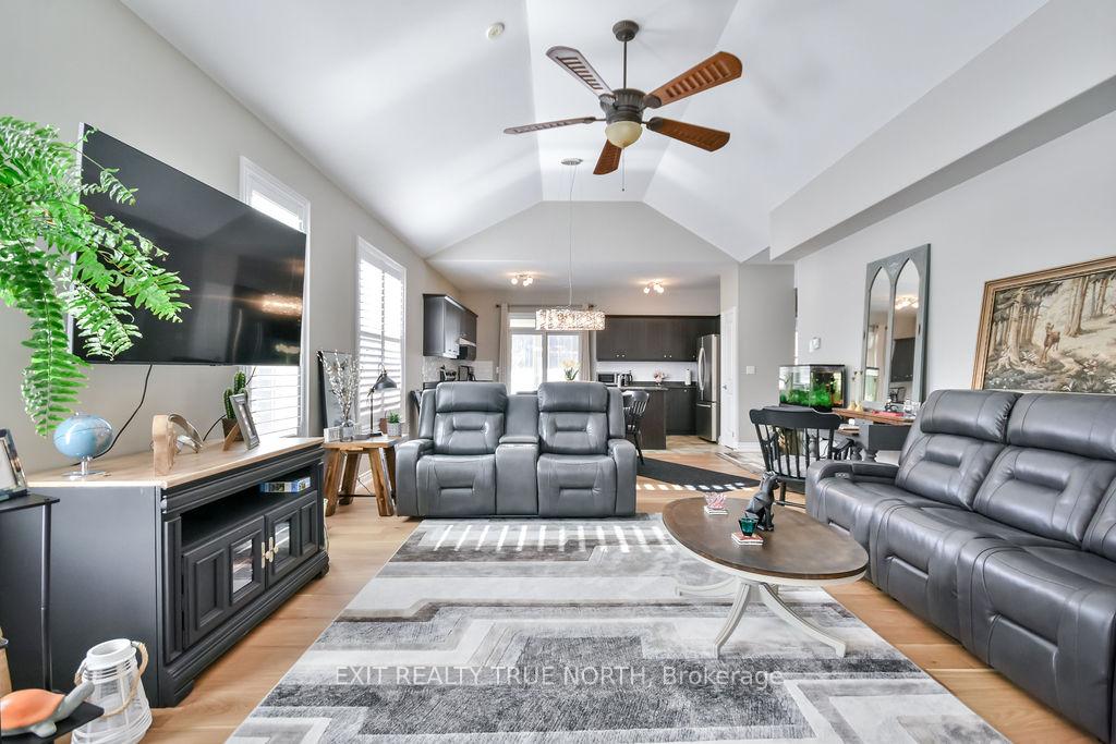 Photo 4 of 59 Wally Drive, Wasaga Beach — HOMEH