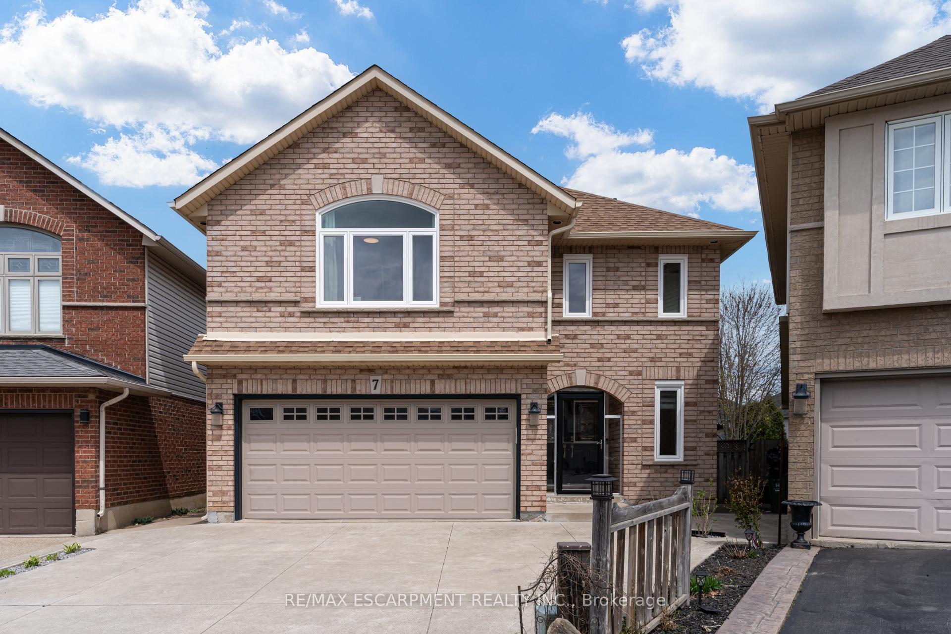 Photo 1 of 7 Magenta Court, Hamilton, Allison — HOMEH