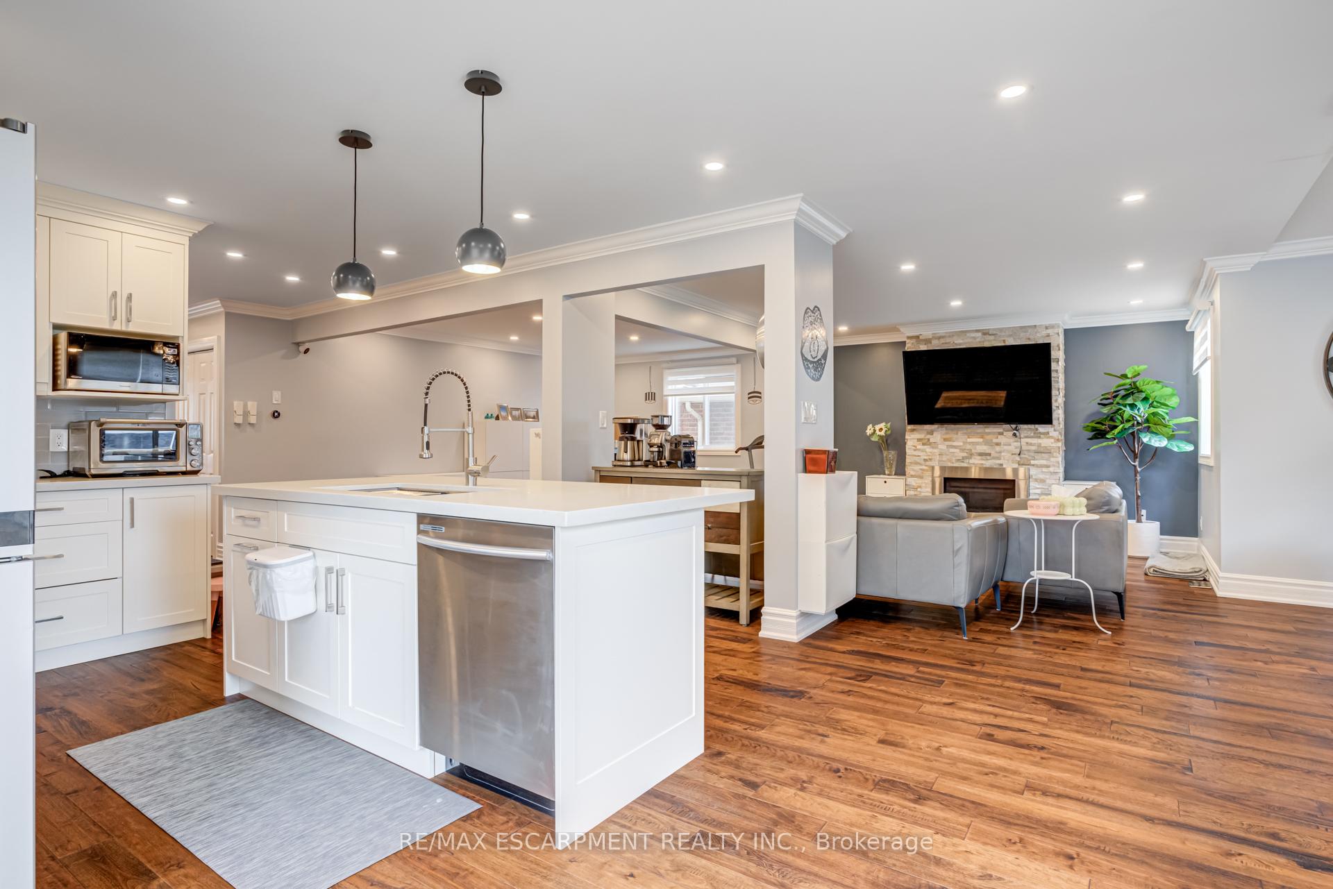 Photo 12 of 7 Magenta Court, Hamilton, Allison — HOMEH