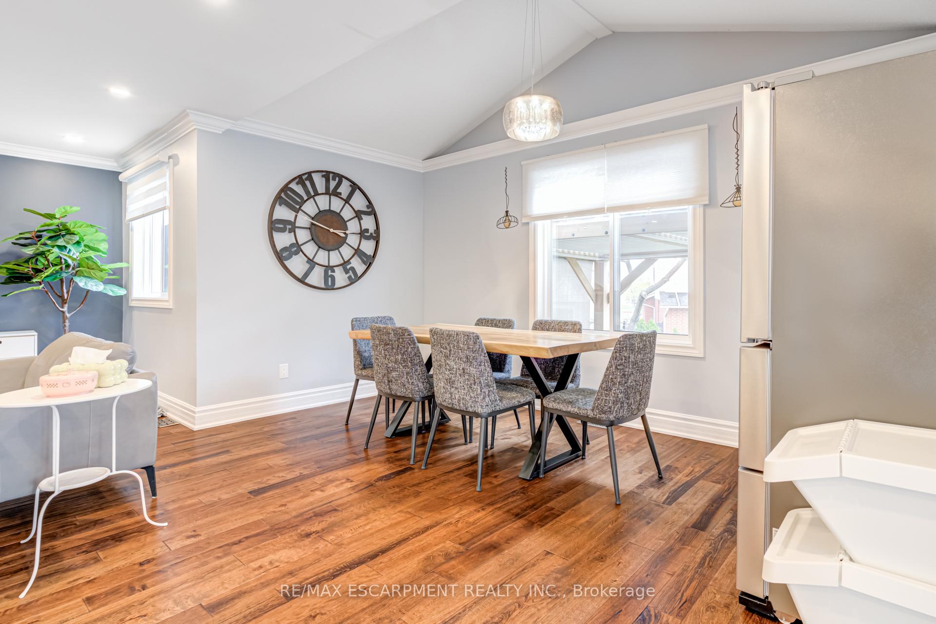 Photo 10 of 7 Magenta Court, Hamilton, Allison — HOMEH