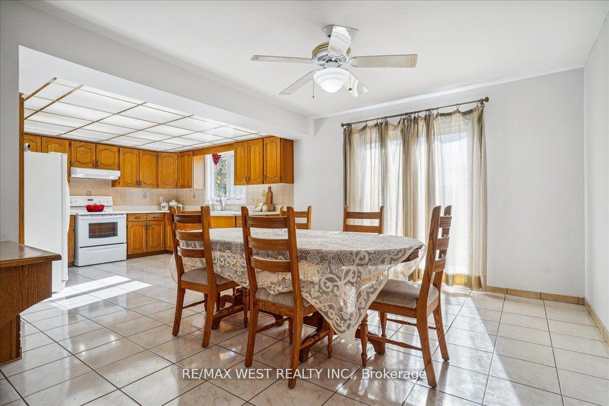 Photo 10 of 17 Dowling Circle, Markham, Milliken Mills East — HOMEH