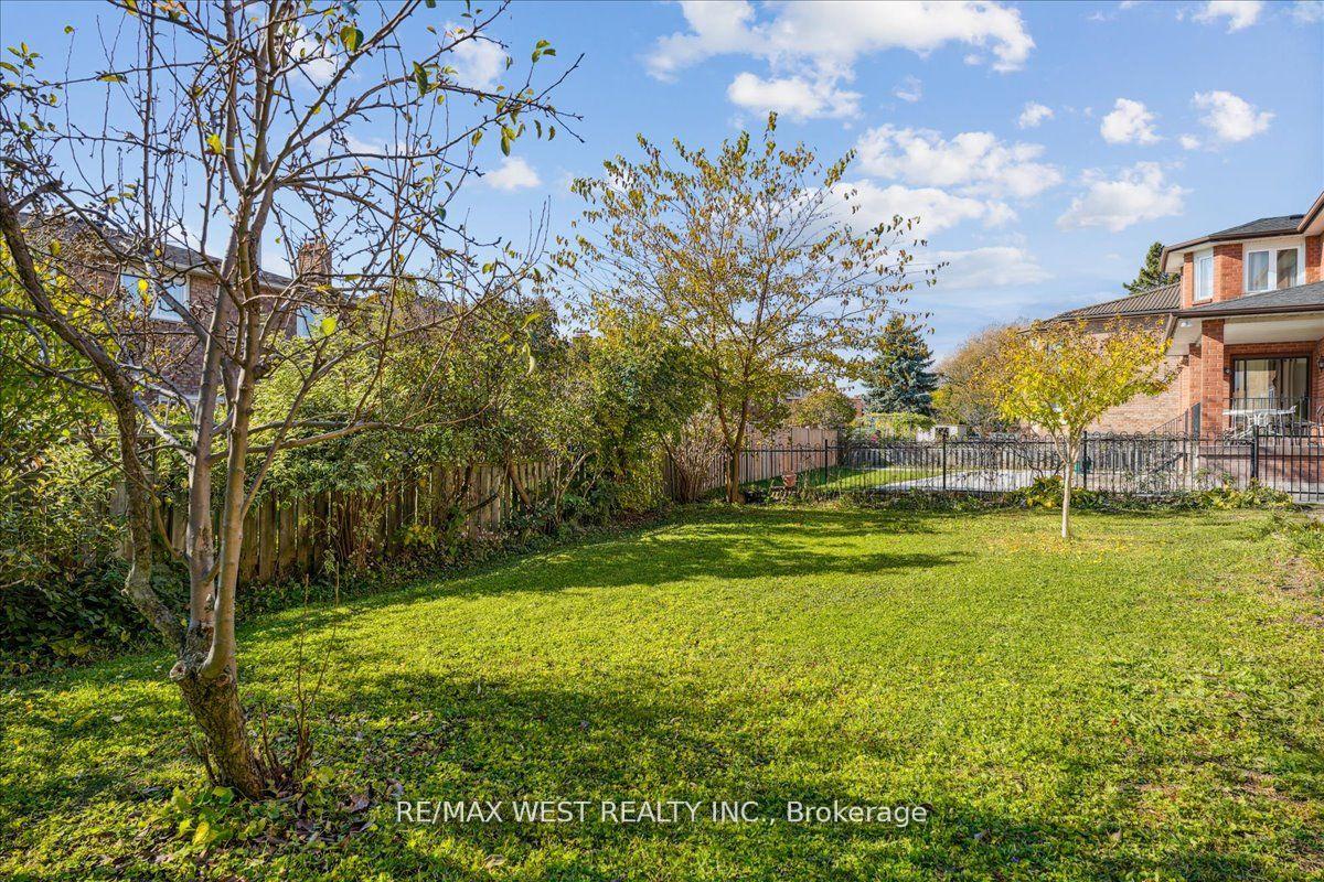 Photo 13 of 17 Dowling Circle, Markham, Milliken Mills East — HOMEH