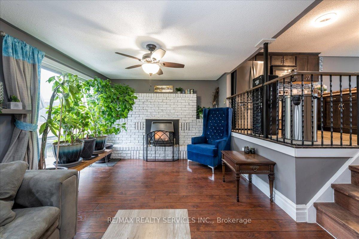 Photo 5 of 8 Wells Crescent, Barrie, Sunnidale — HOMEH