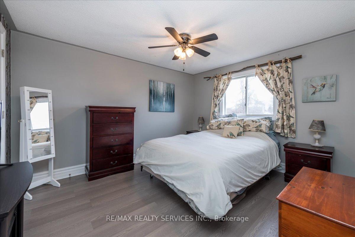 Photo 10 of 8 Wells Crescent, Barrie, Sunnidale — HOMEH