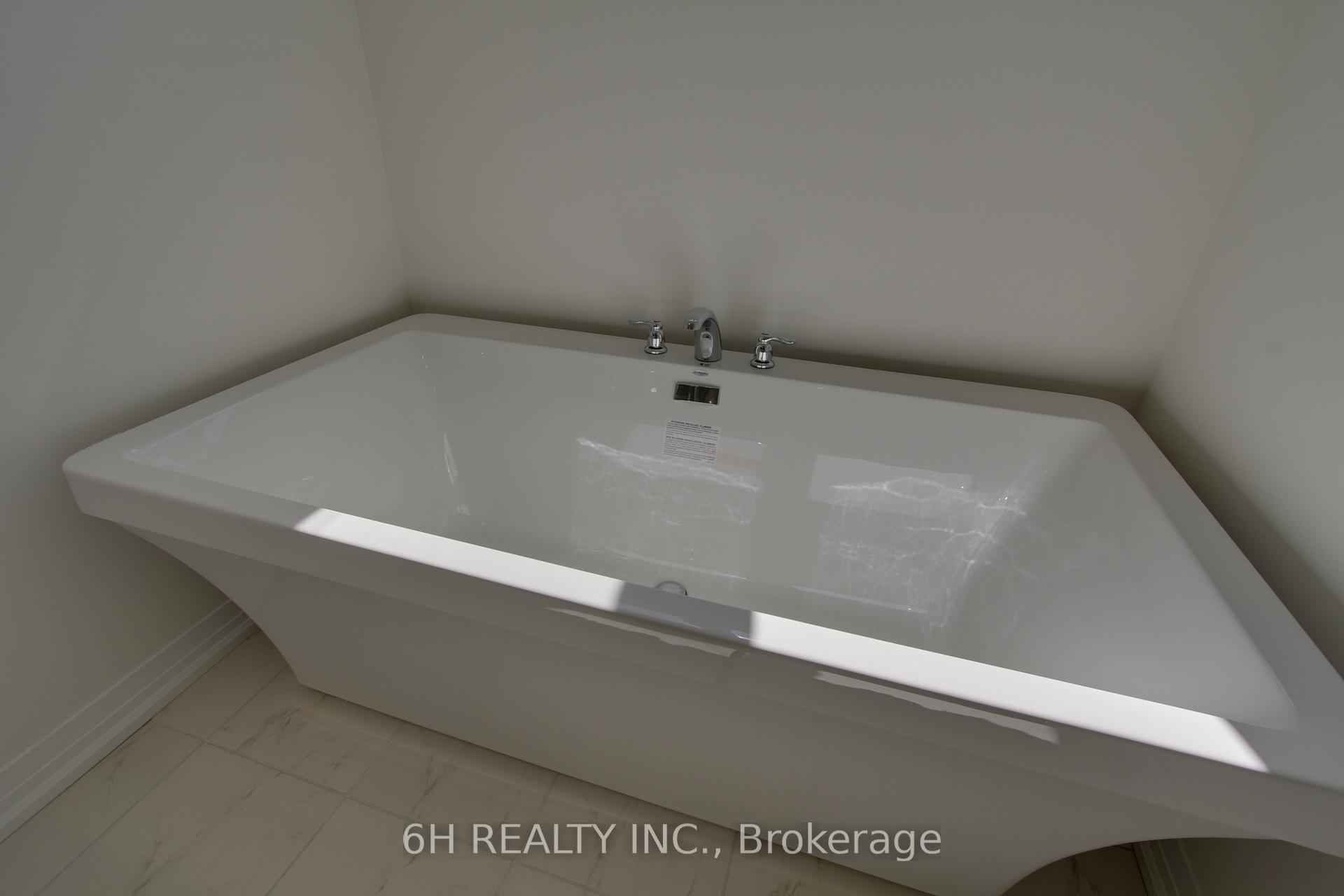Photo 18 of 2608 Hibiscus Drive, Pickering, Rural Pickering — HOMEH