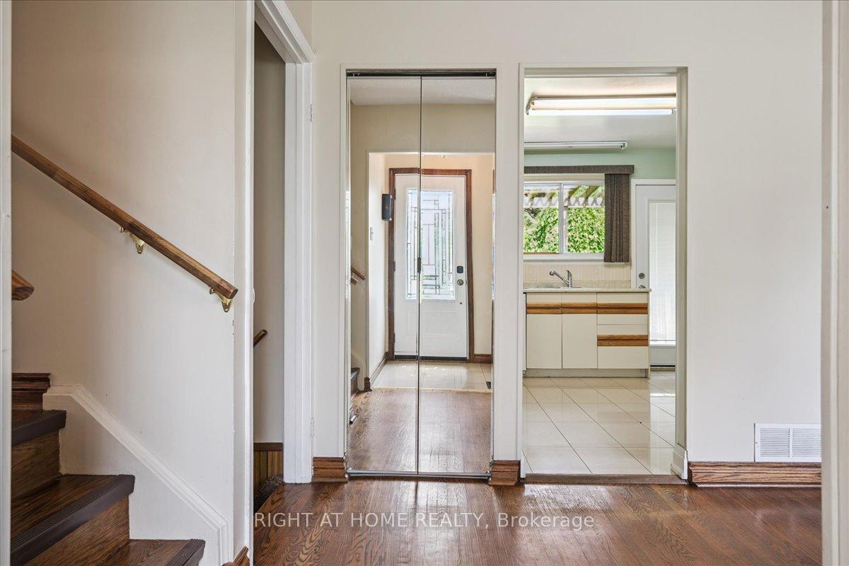 Photo 20 of 12 Eldon Court, Brampton, Southgate — HOMEH