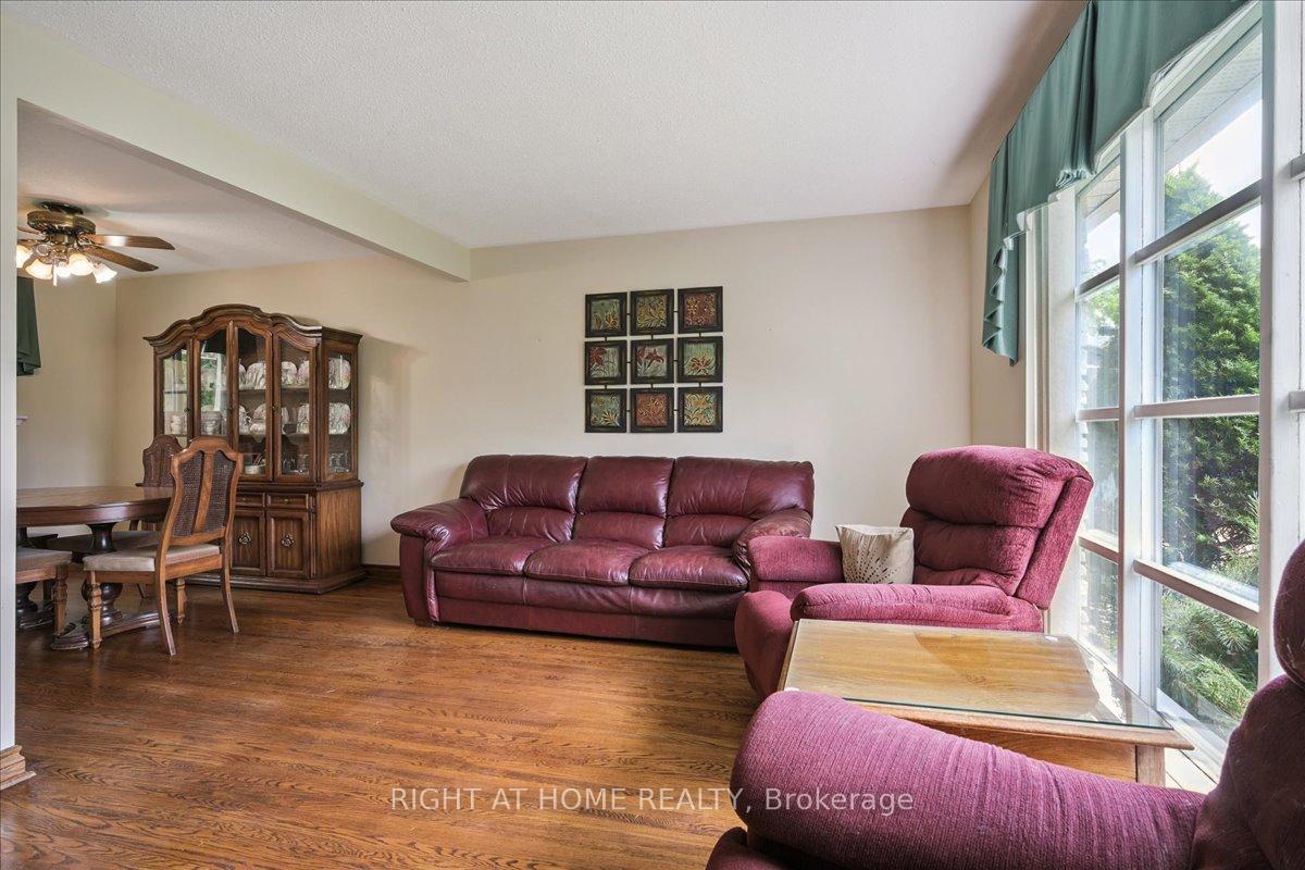 Photo 9 of 12 Eldon Court, Brampton, Southgate — HOMEH