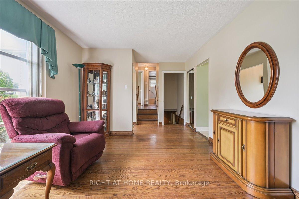 Photo 14 of 12 Eldon Court, Brampton, Southgate — HOMEH