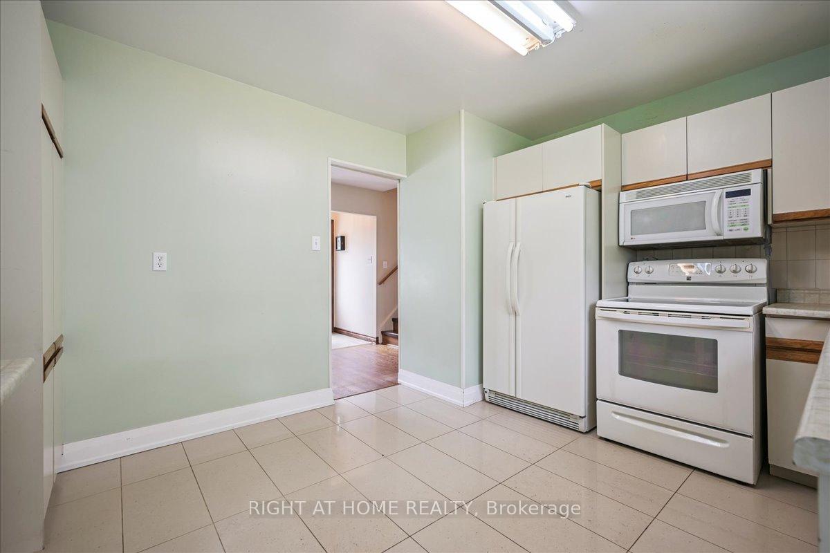 Photo 13 of 12 Eldon Court, Brampton, Southgate — HOMEH