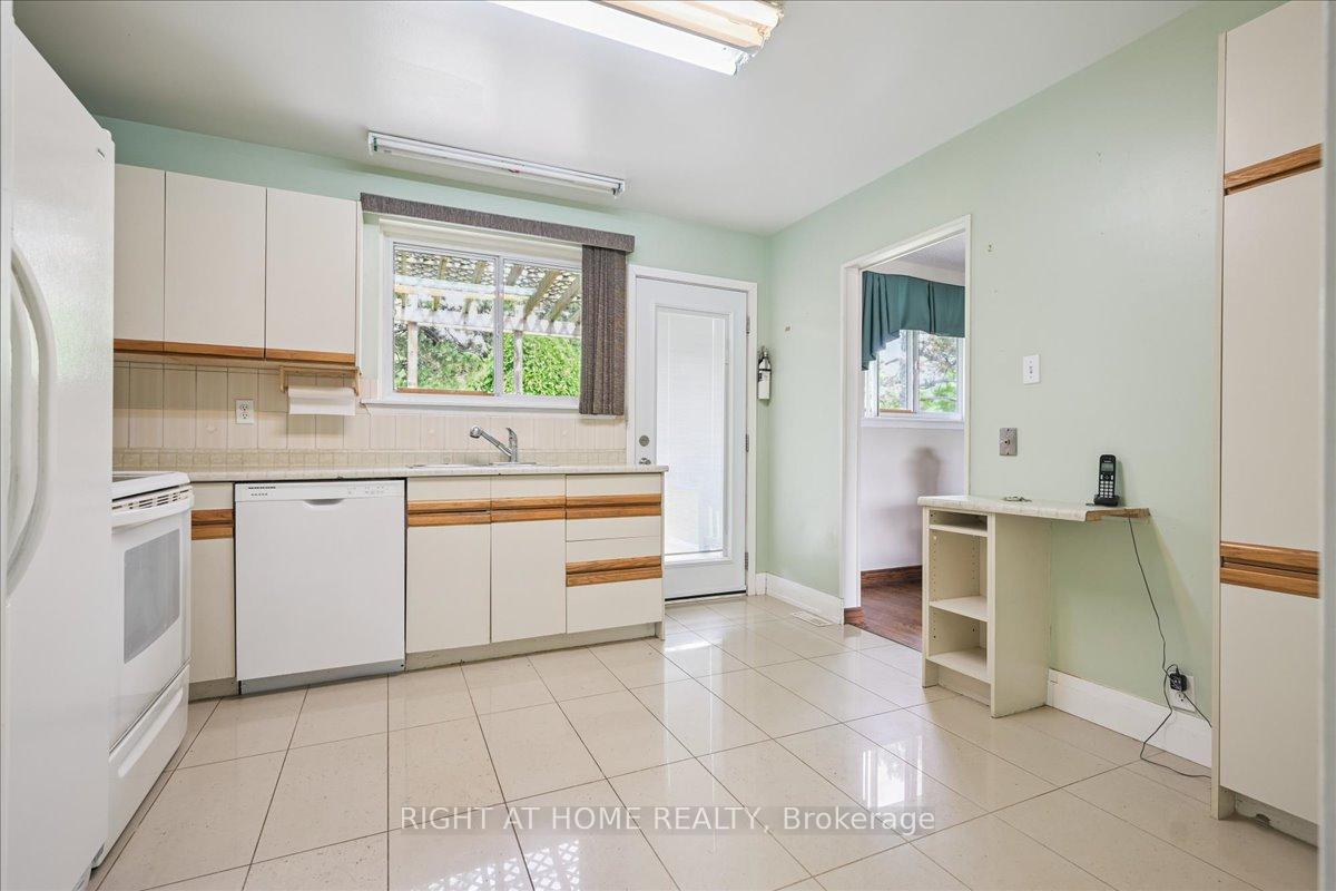 Photo 12 of 12 Eldon Court, Brampton, Southgate — HOMEH