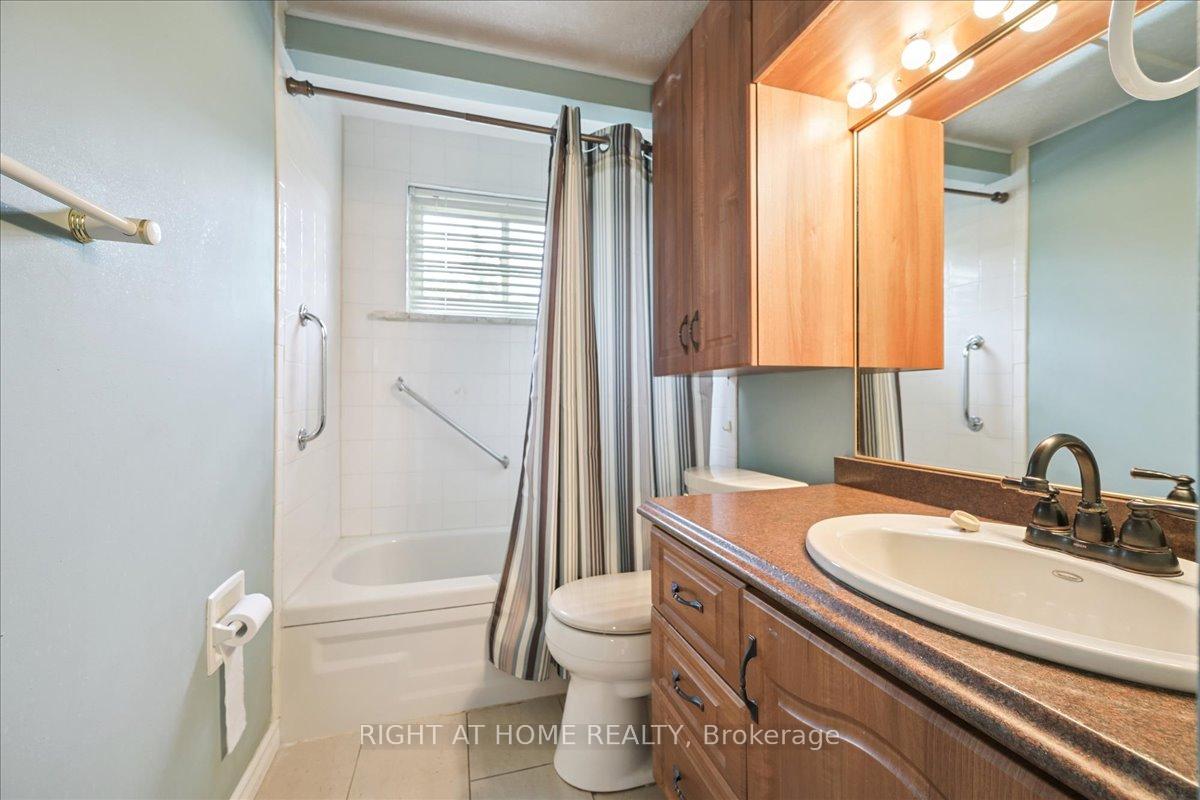 Photo 11 of 12 Eldon Court, Brampton, Southgate — HOMEH