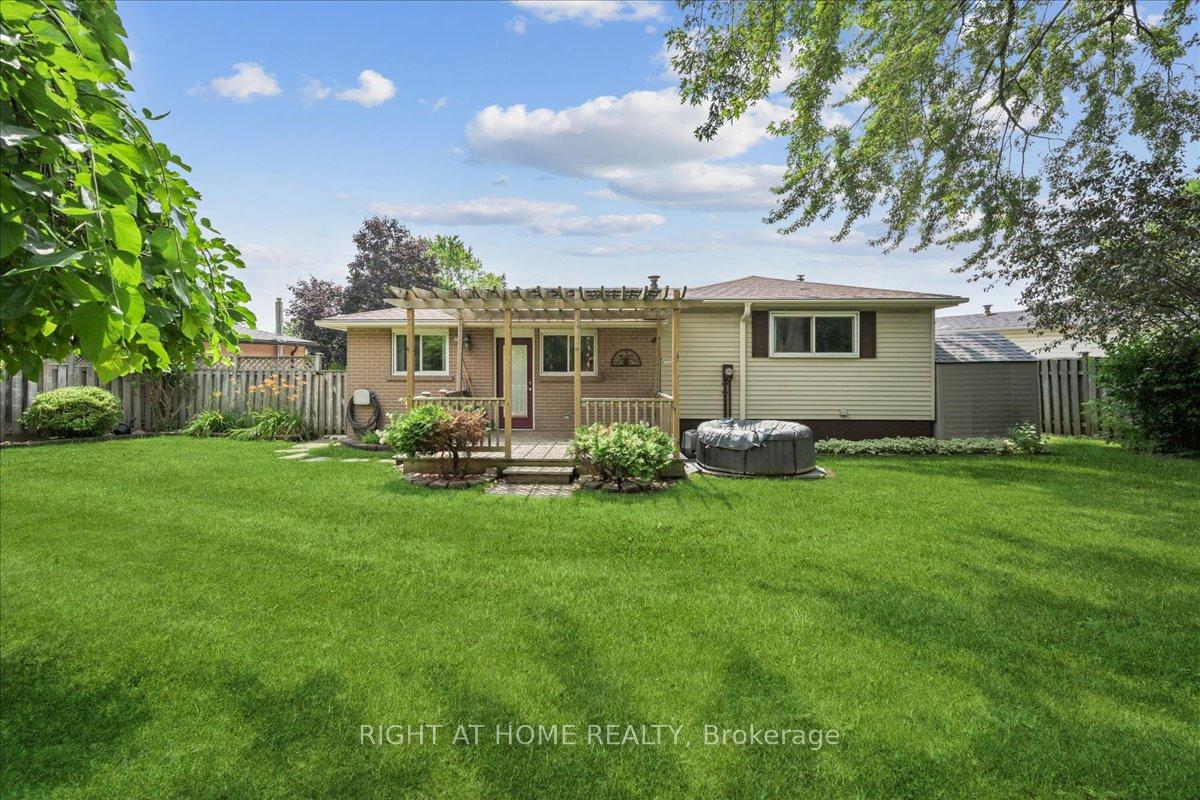 Photo 34 of 12 Eldon Court, Brampton, Southgate — HOMEH