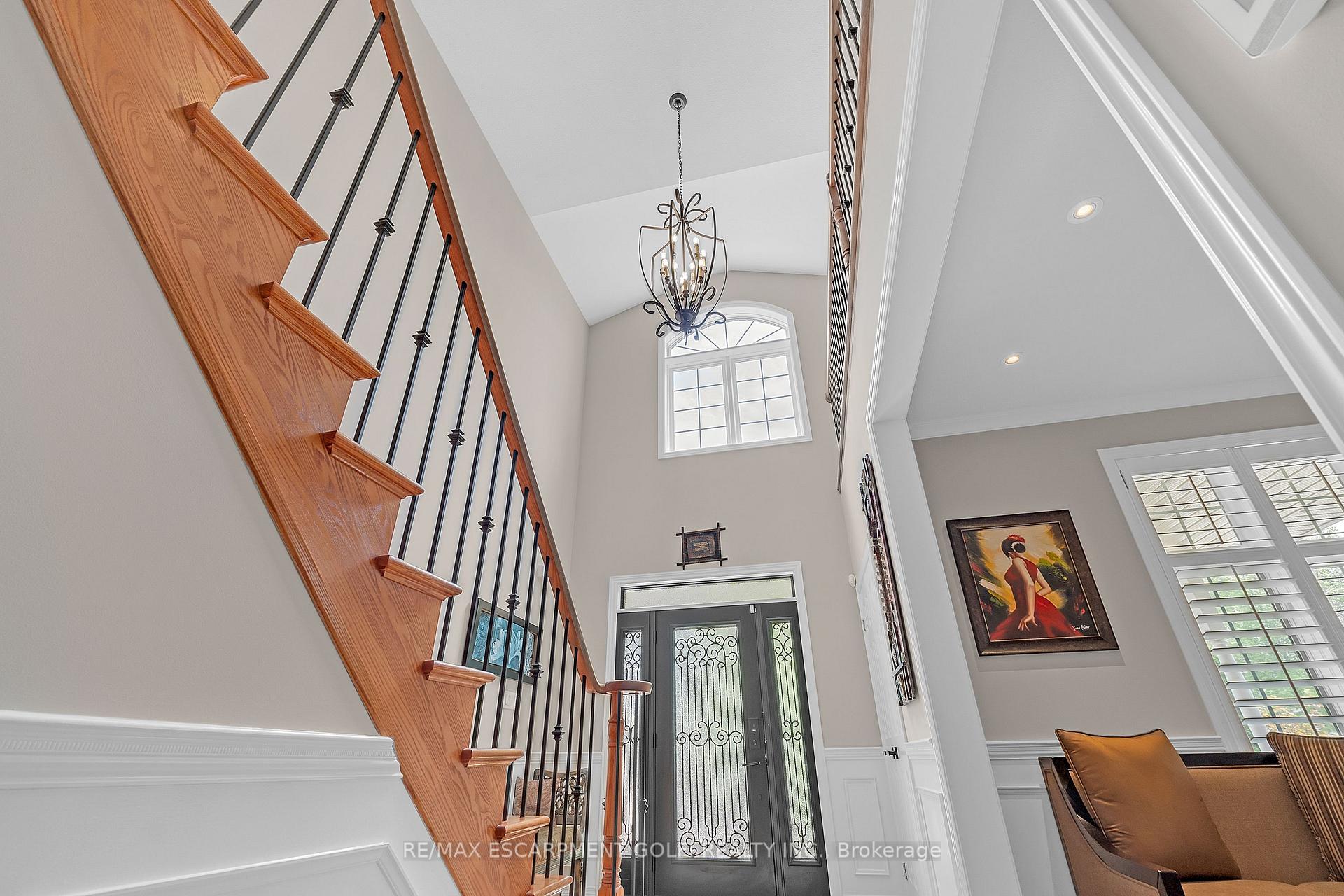 Photo 12 of 16 Gristmill Place, Hamilton, Ancaster — HOMEH