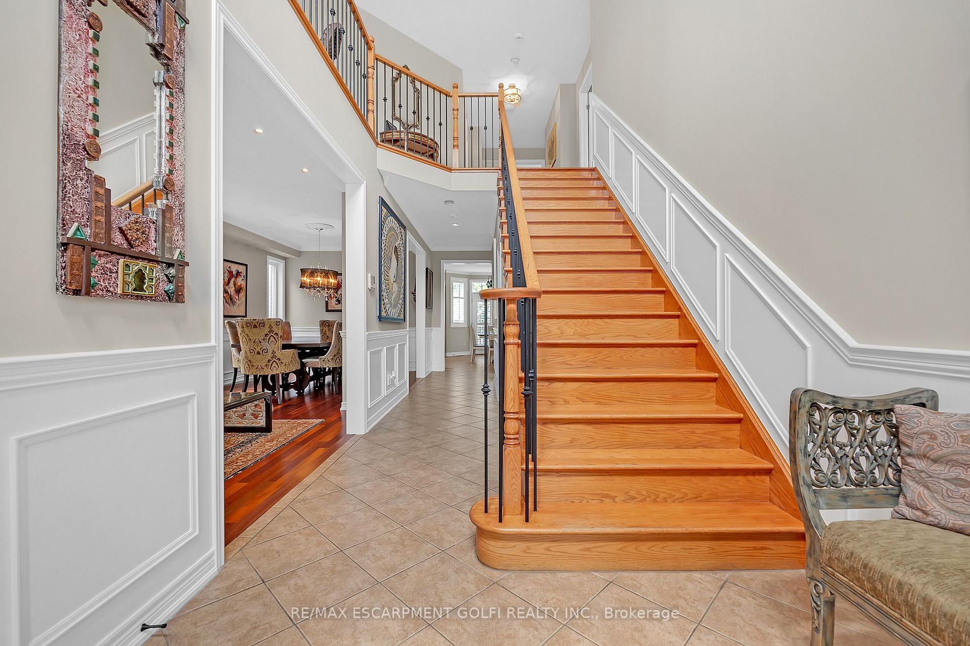 Photo 3 of 16 Gristmill Place, Hamilton, Ancaster — HOMEH
