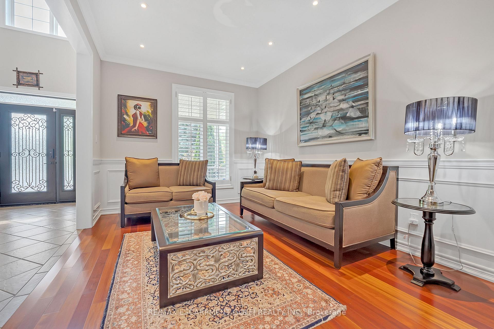 Photo 6 of 16 Gristmill Place, Hamilton, Ancaster — HOMEH