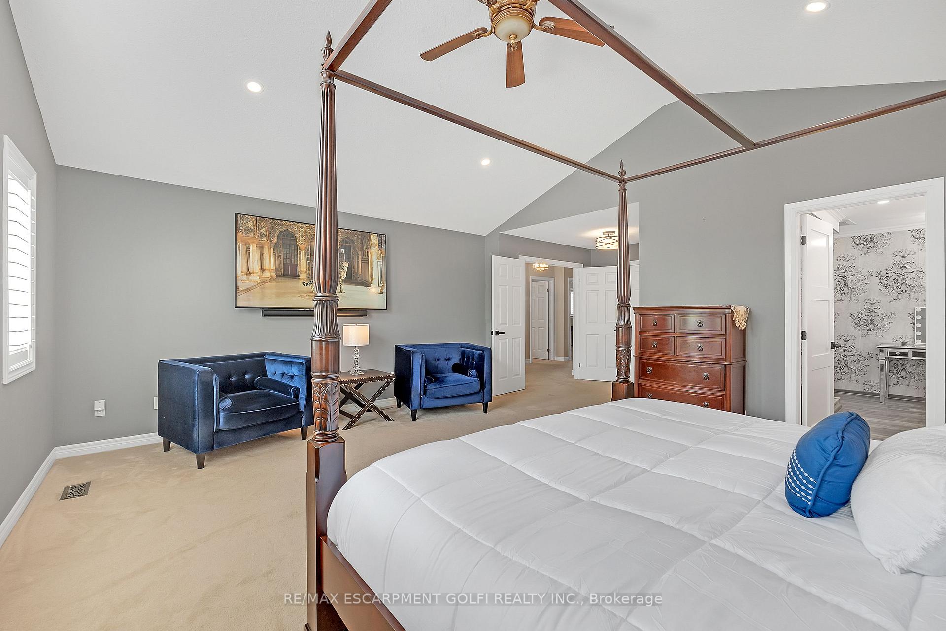 Photo 13 of 16 Gristmill Place, Hamilton, Ancaster — HOMEH