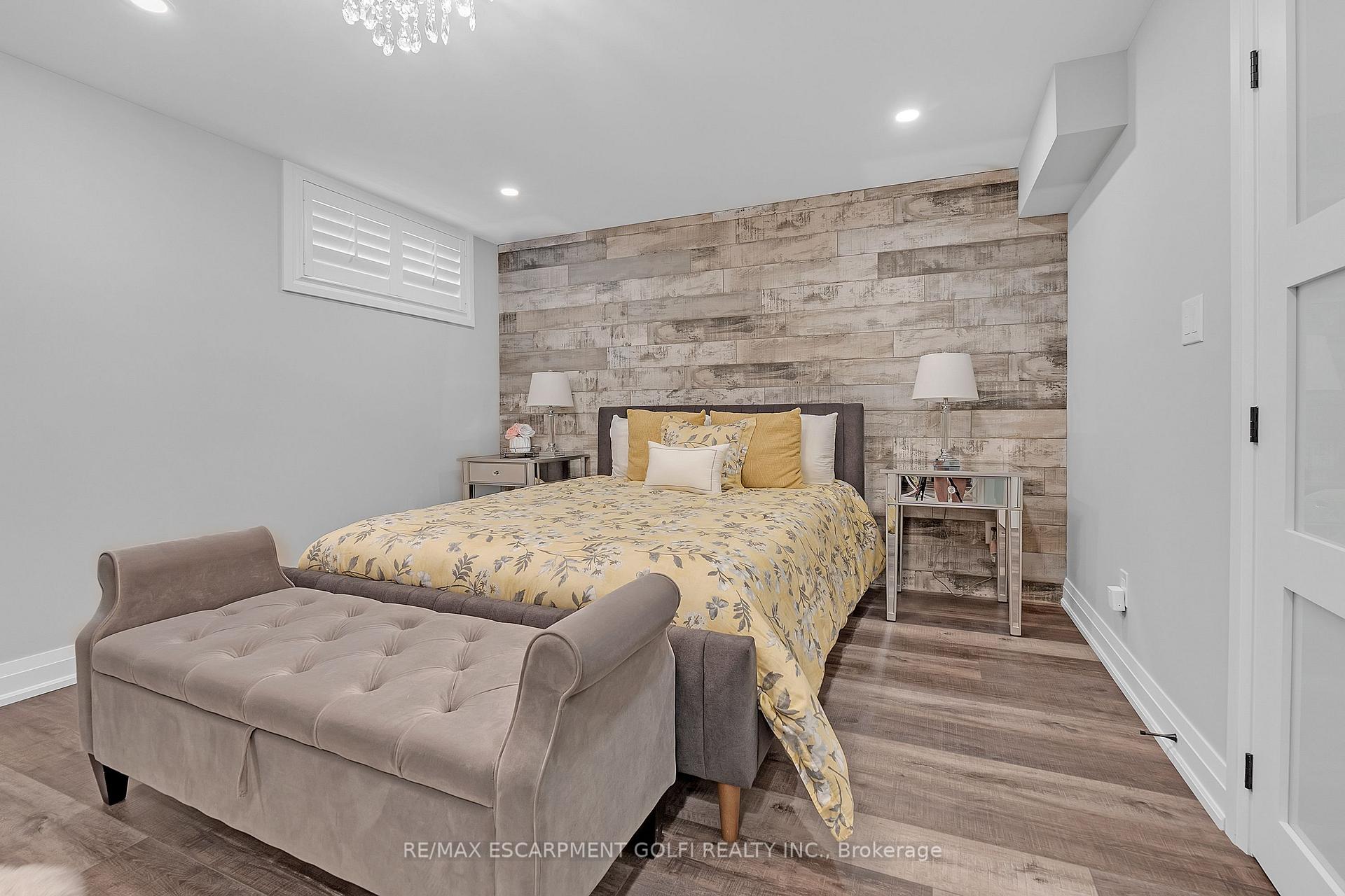 Photo 31 of 16 Gristmill Place, Hamilton, Ancaster — HOMEH