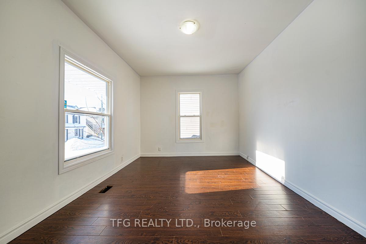 Photo 3 of 22 Brock Street E, Oshawa, O'Neill — HOMEH