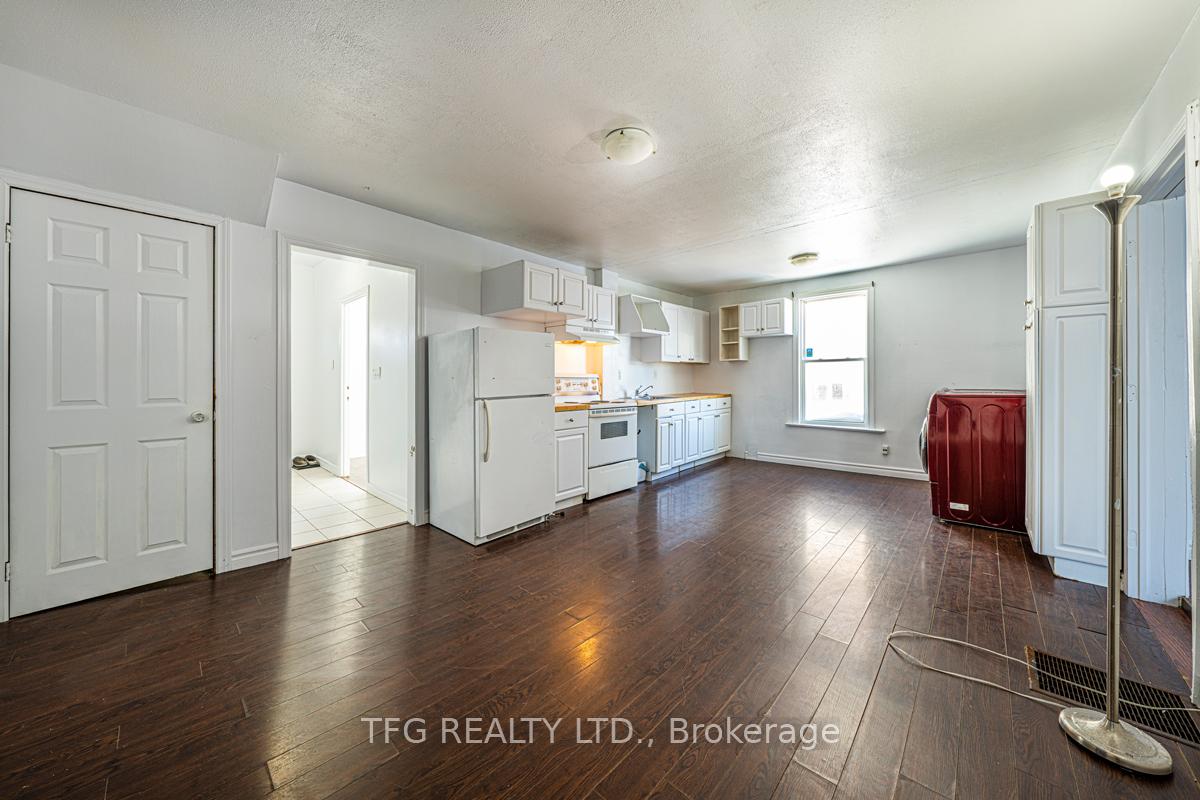 Photo 5 of 22 Brock Street E, Oshawa, O'Neill — HOMEH