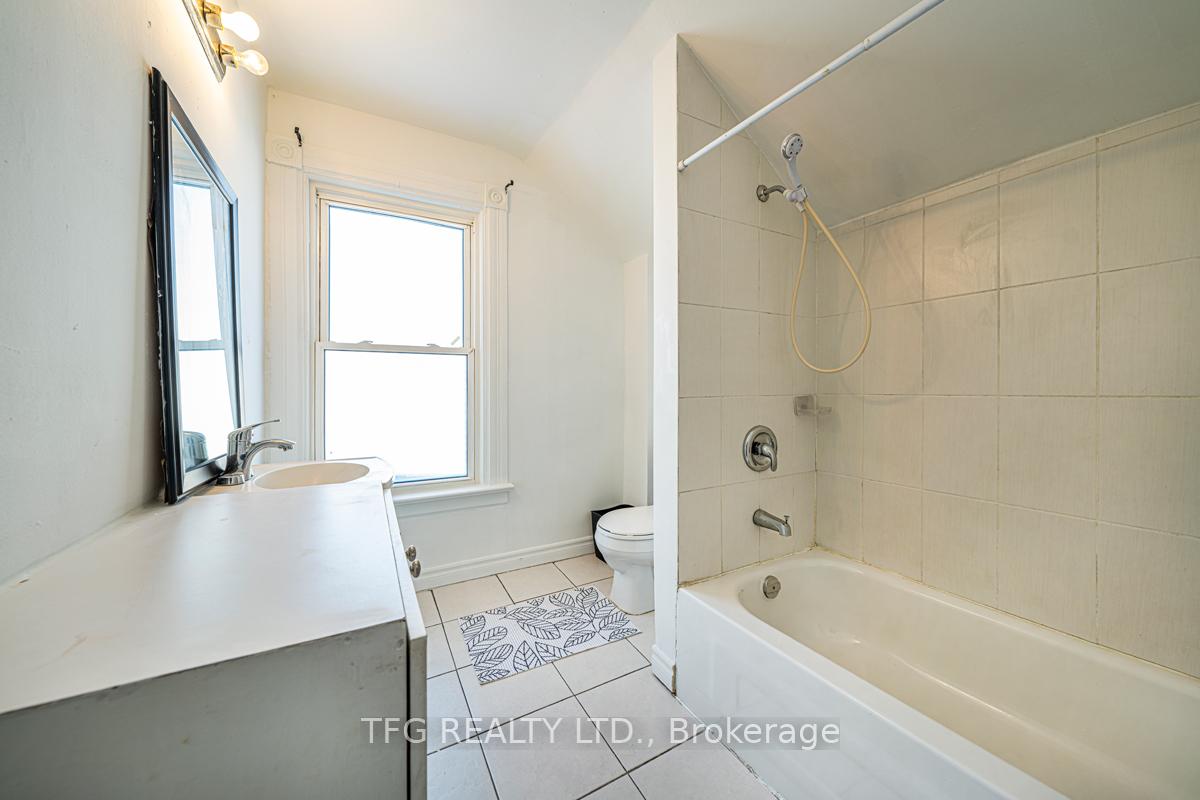 Photo 24 of 22 Brock Street E, Oshawa, O'Neill — HOMEH