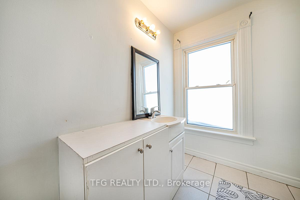 Photo 18 of 22 Brock Street E, Oshawa, O'Neill — HOMEH