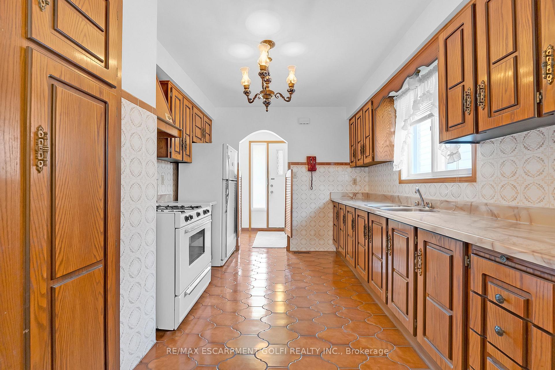 Photo 14 of 373 Mary Street, Hamilton, North End — HOMEH