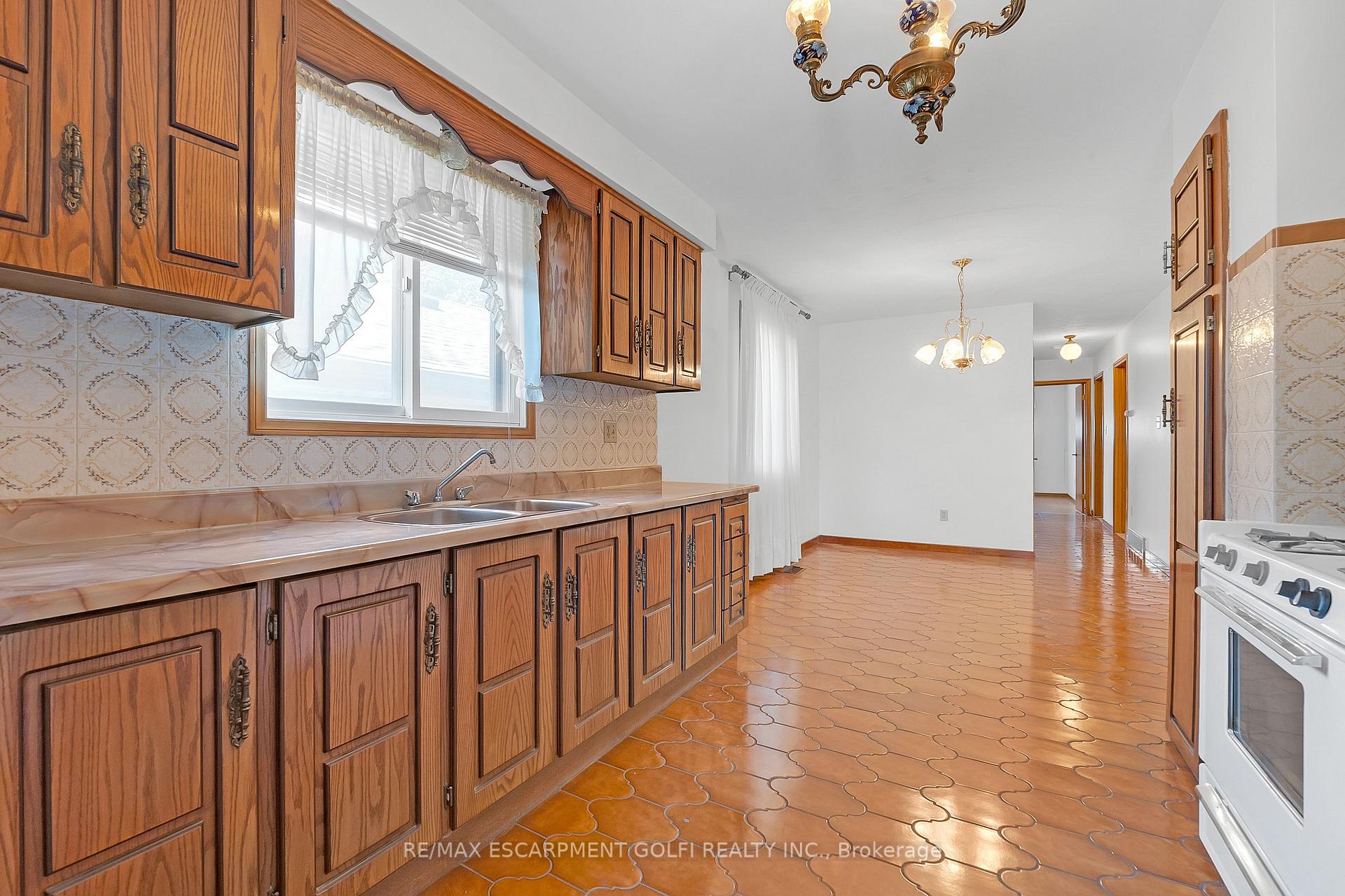 Photo 19 of 373 Mary Street, Hamilton, North End — HOMEH