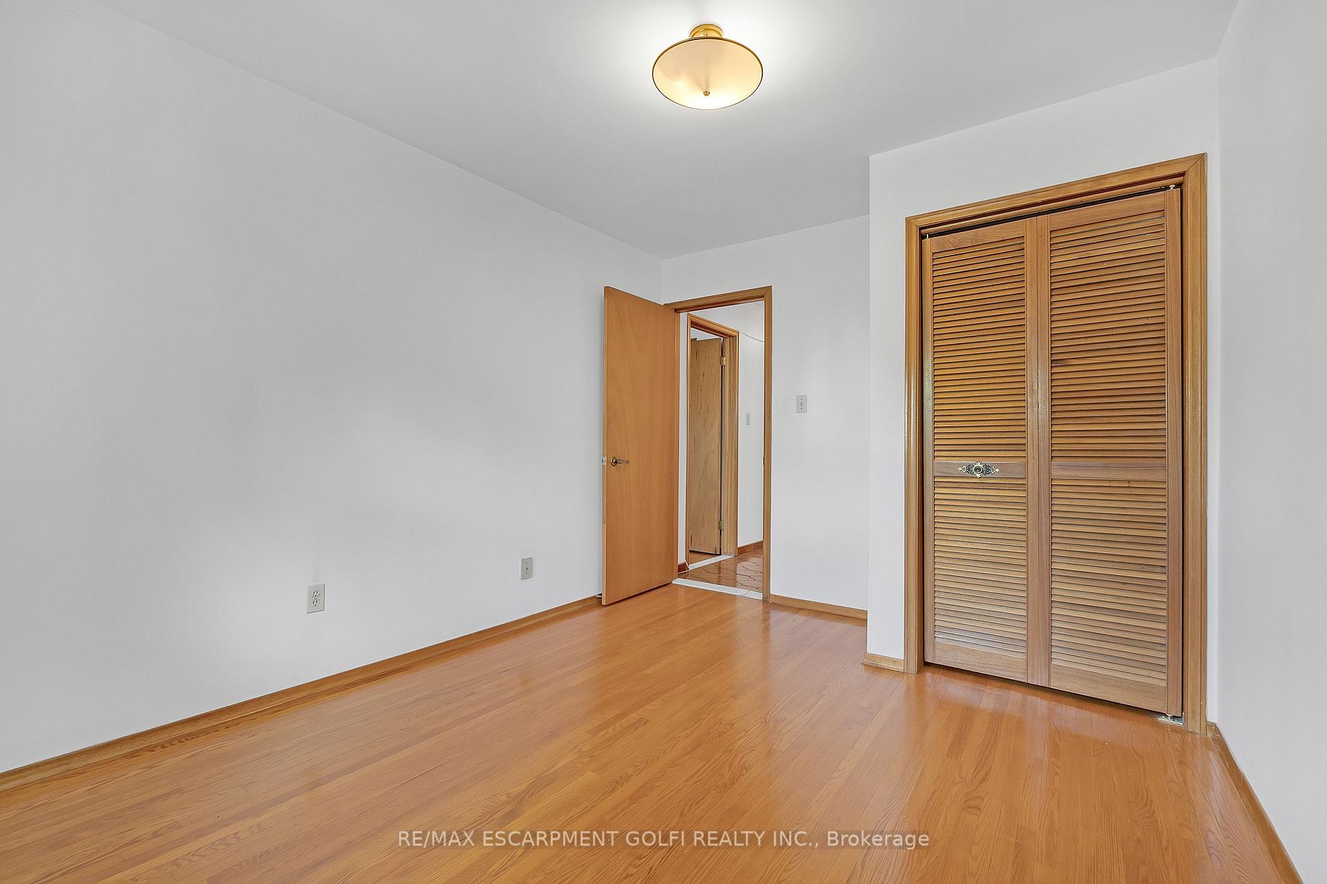 Photo 8 of 373 Mary Street, Hamilton, North End — HOMEH