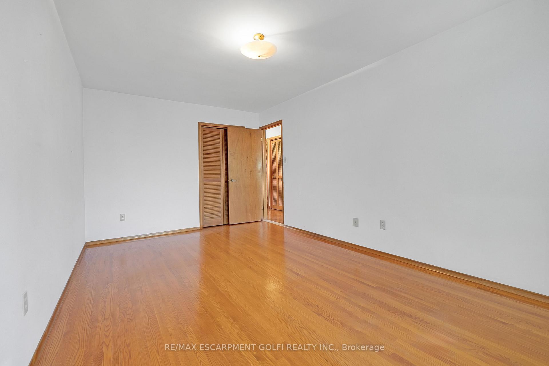 Photo 16 of 373 Mary Street, Hamilton, North End — HOMEH