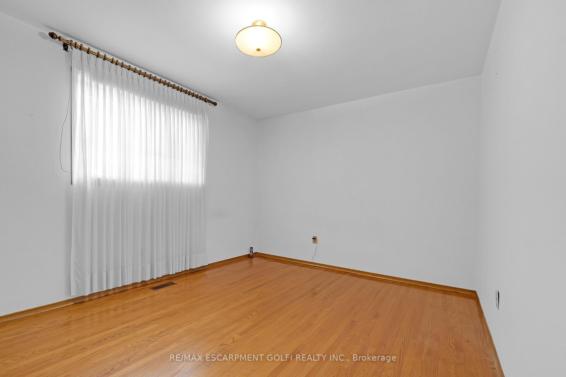 Photo 31 of 373 Mary Street, Hamilton, North End — HOMEH