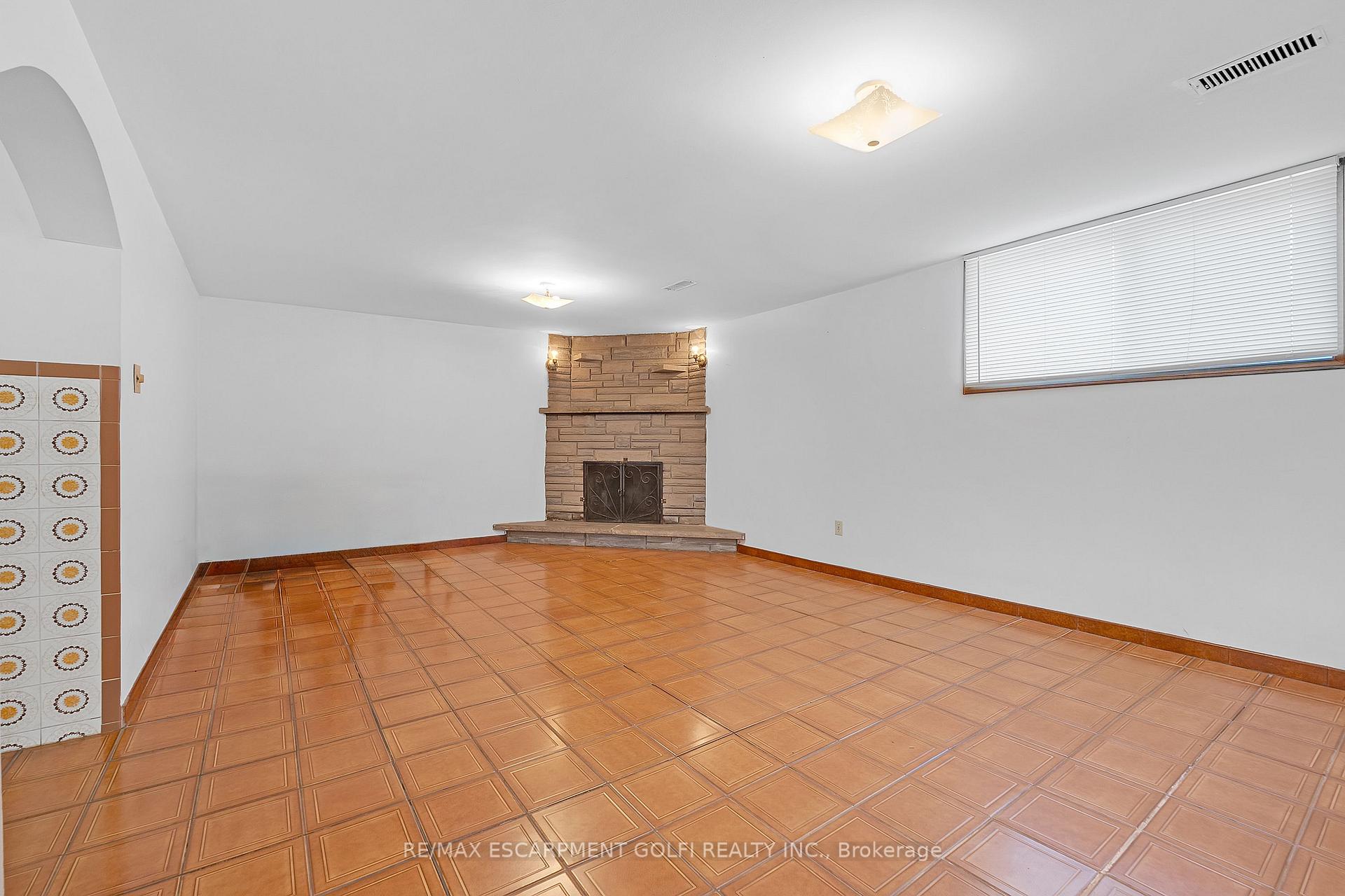 Photo 35 of 373 Mary Street, Hamilton, North End — HOMEH
