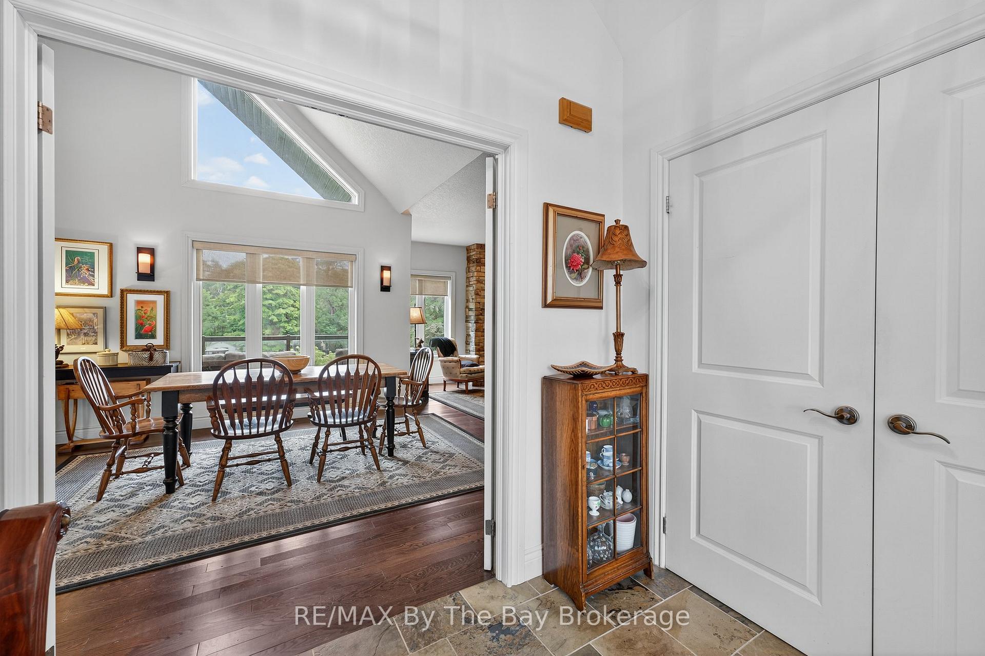 Photo 11 of 19 Oak Lea Boulevard, Wasaga Beach — HOMEH