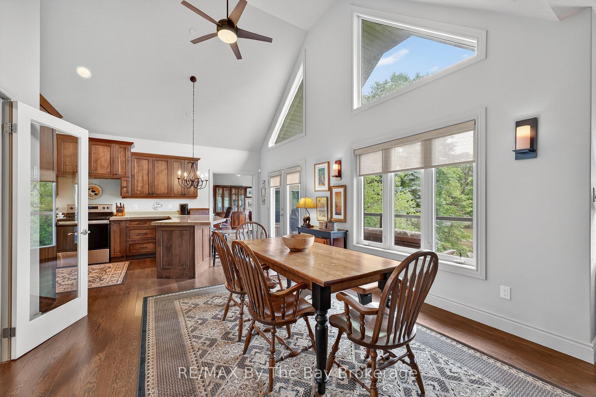 Photo 7 of 19 Oak Lea Boulevard, Wasaga Beach — HOMEH
