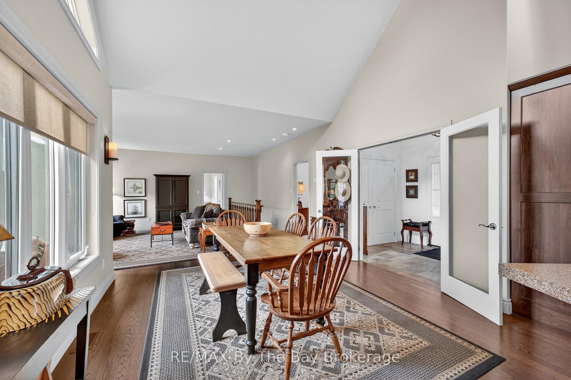 Photo 24 of 19 Oak Lea Boulevard, Wasaga Beach — HOMEH