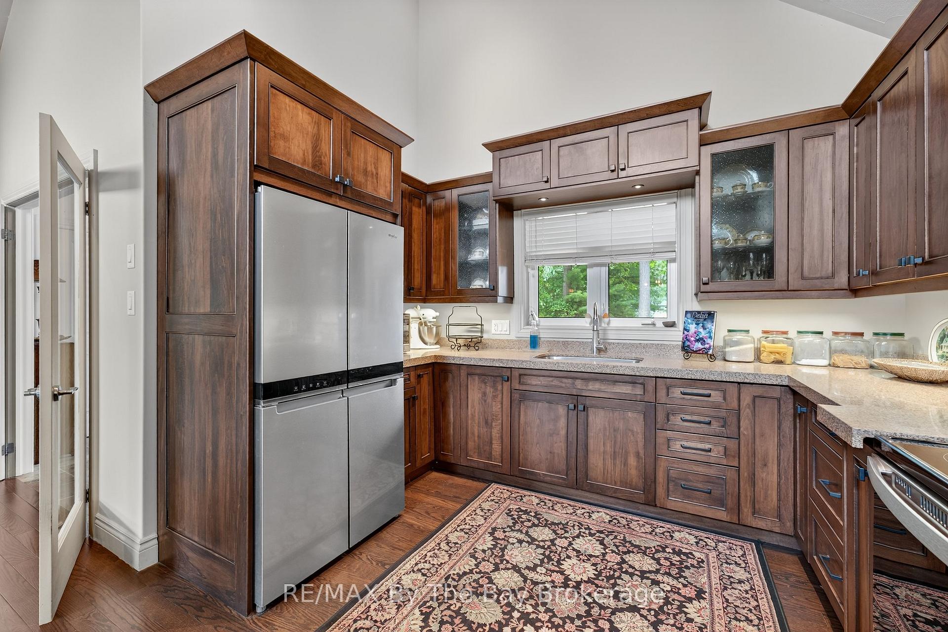 Photo 3 of 19 Oak Lea Boulevard, Wasaga Beach — HOMEH