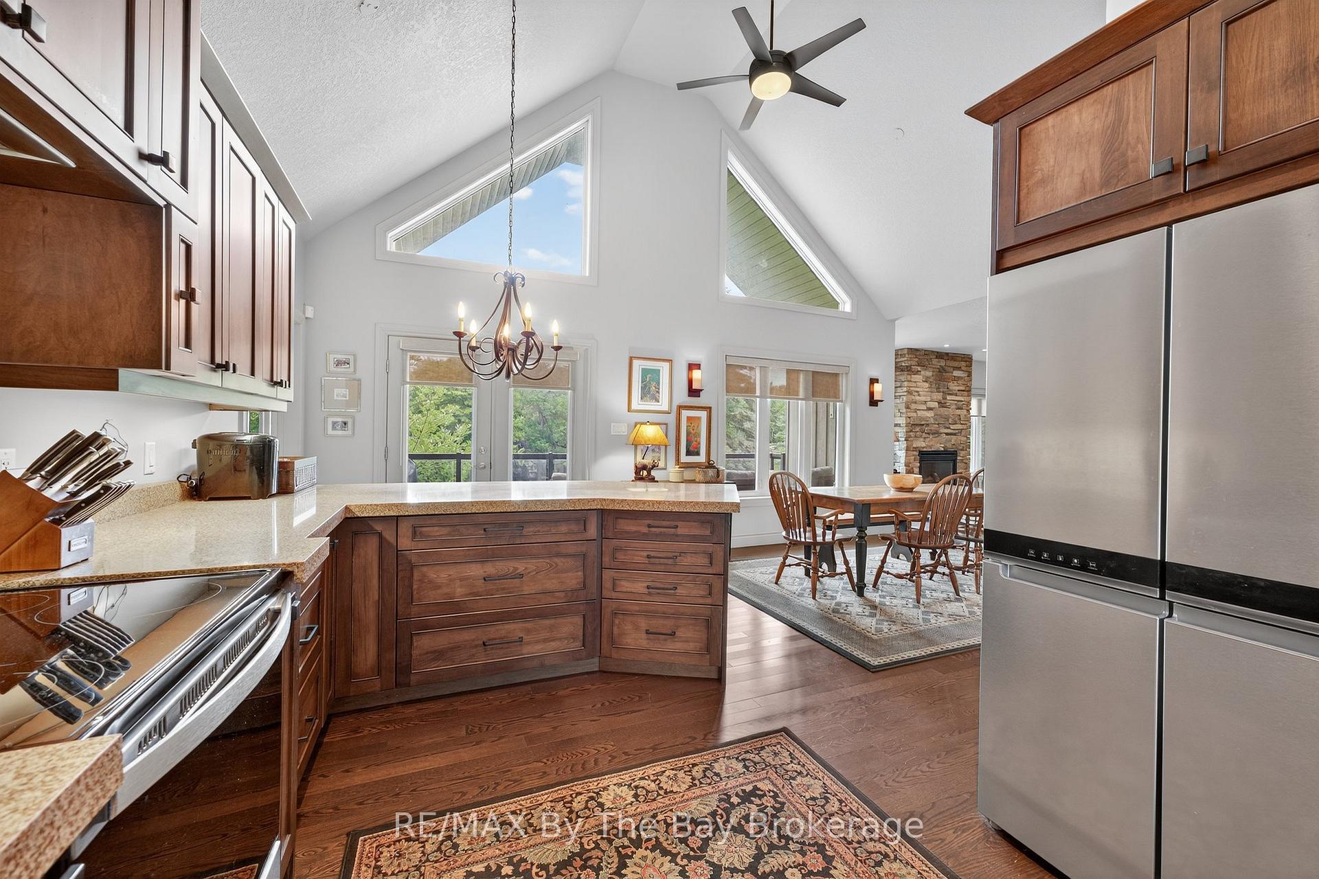 Photo 18 of 19 Oak Lea Boulevard, Wasaga Beach — HOMEH