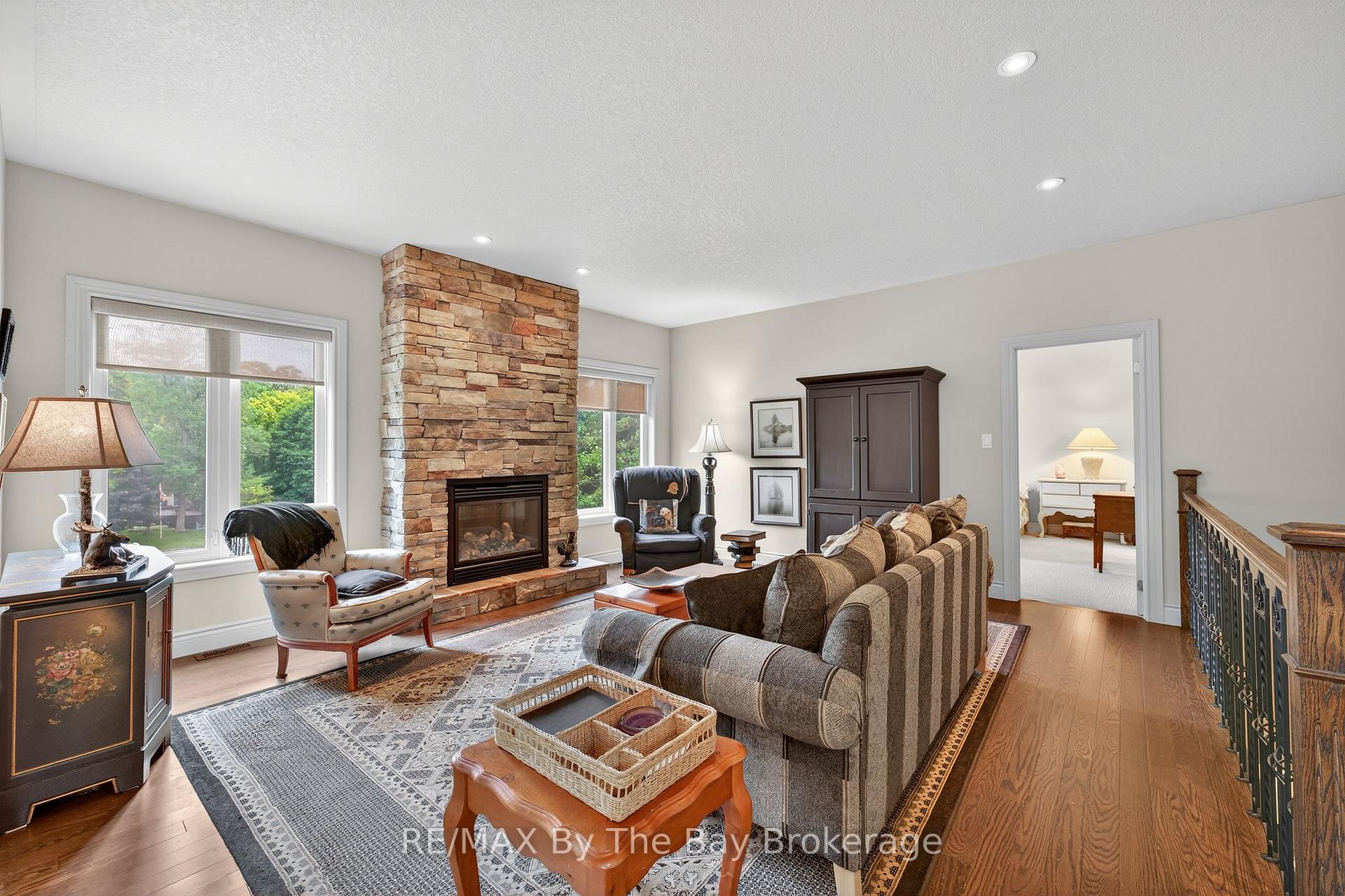 Photo 28 of 19 Oak Lea Boulevard, Wasaga Beach — HOMEH