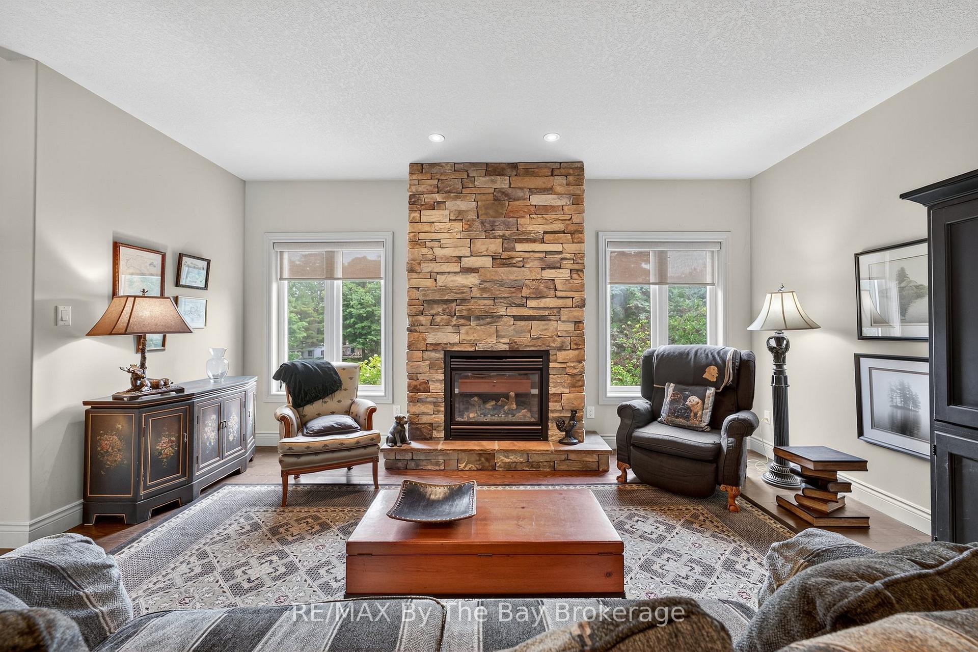 Photo 13 of 19 Oak Lea Boulevard, Wasaga Beach — HOMEH