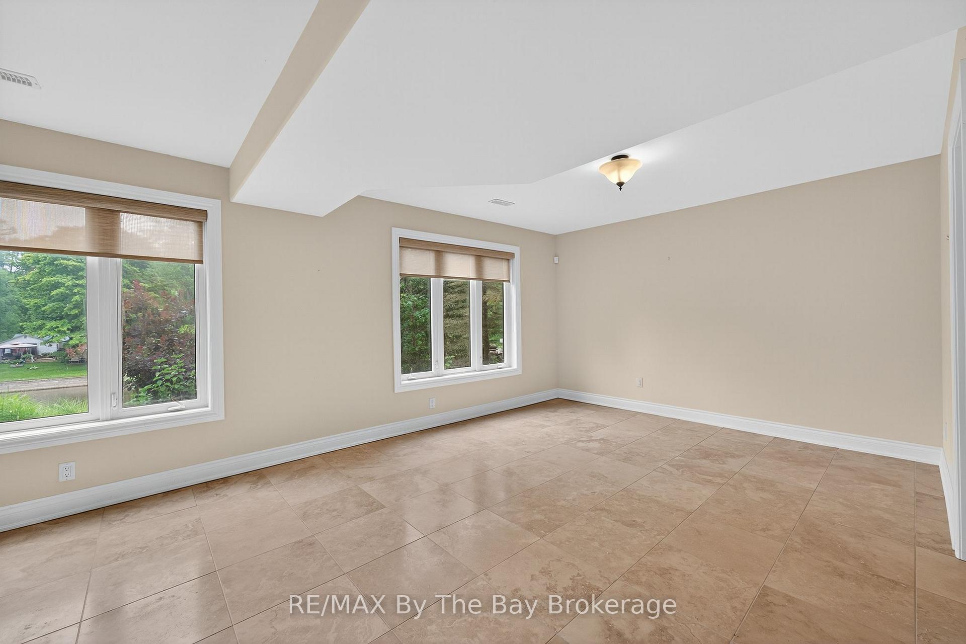 Photo 21 of 19 Oak Lea Boulevard, Wasaga Beach — HOMEH