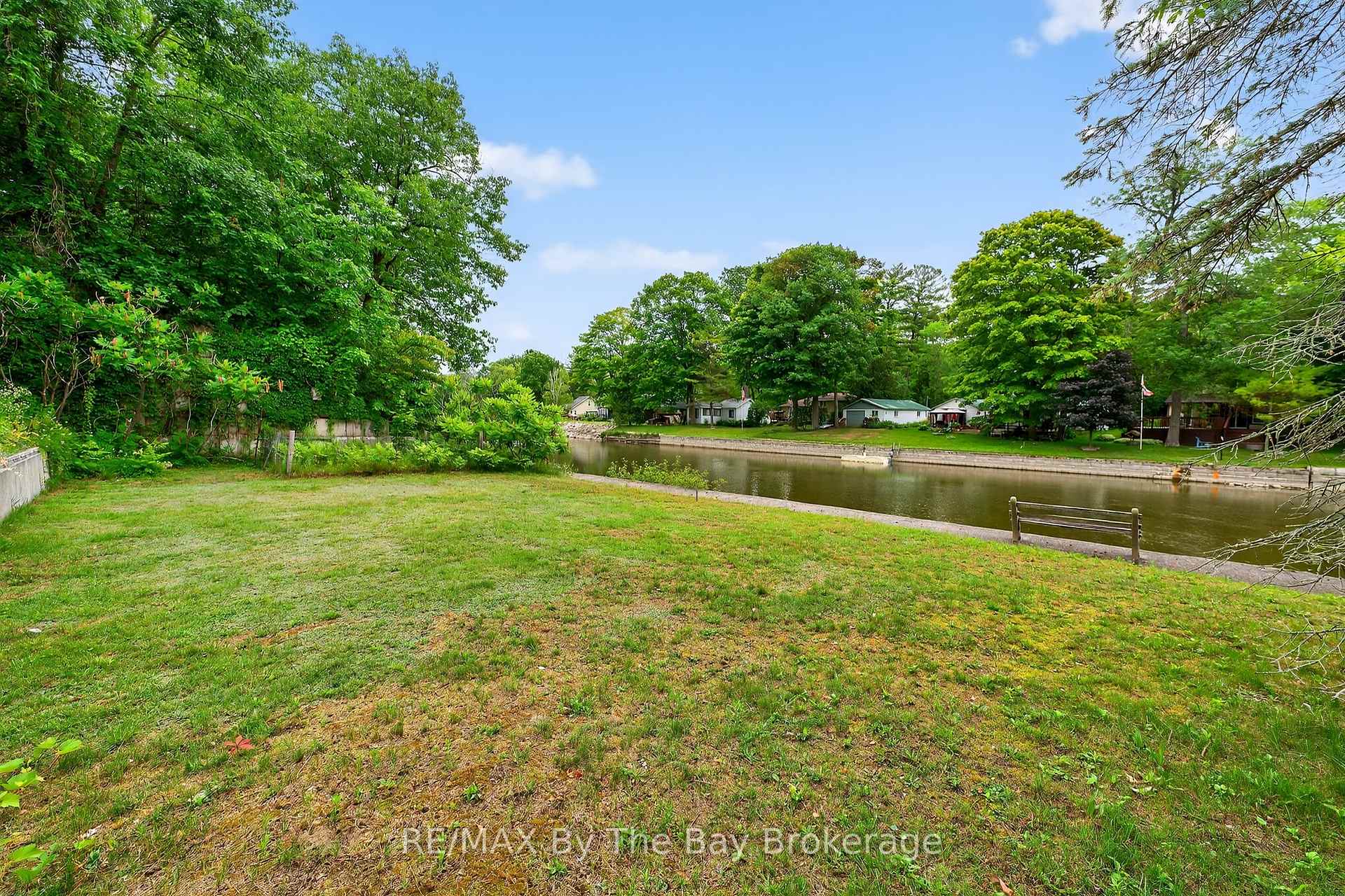 Photo 45 of 19 Oak Lea Boulevard, Wasaga Beach — HOMEH