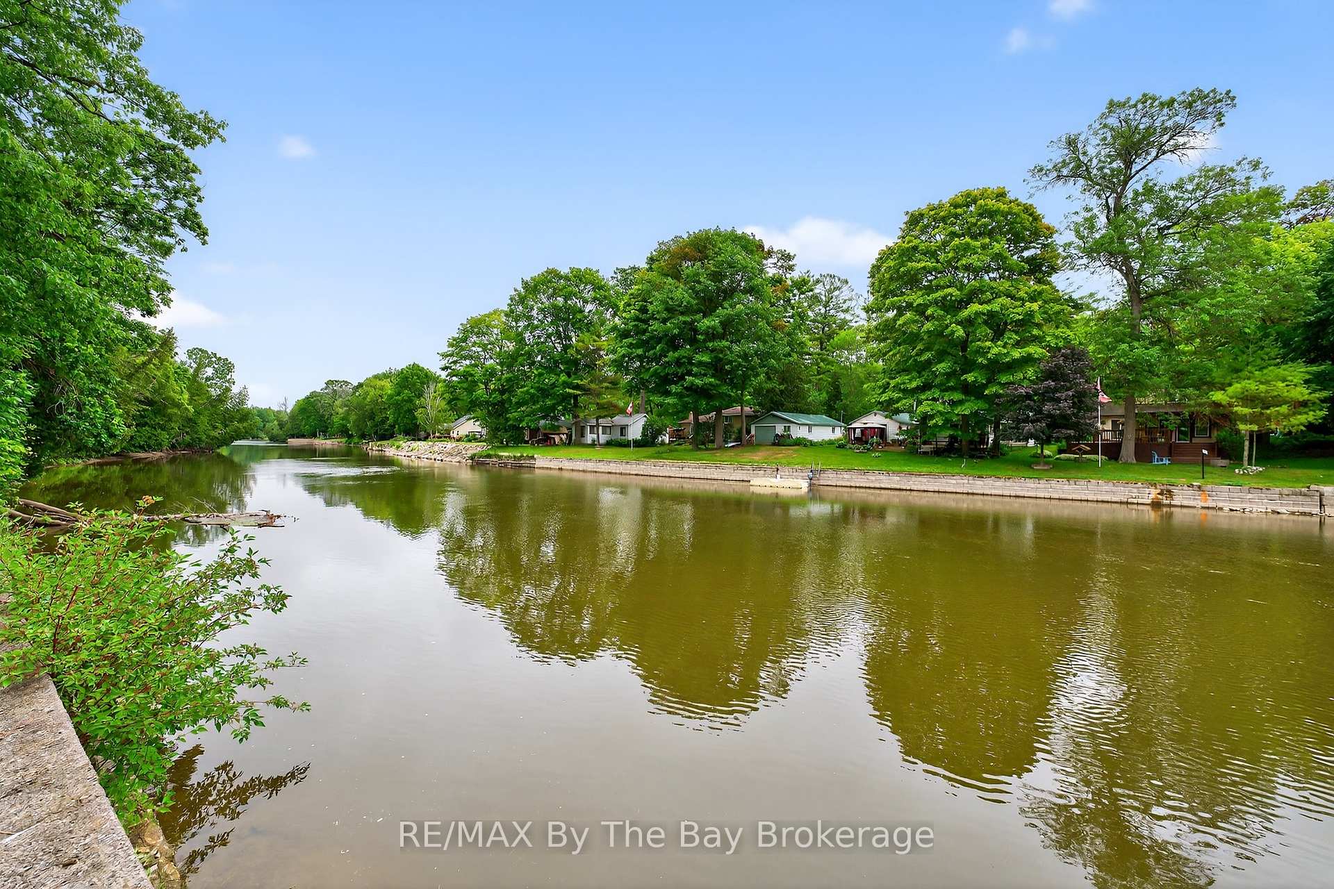 Photo 32 of 19 Oak Lea Boulevard, Wasaga Beach — HOMEH