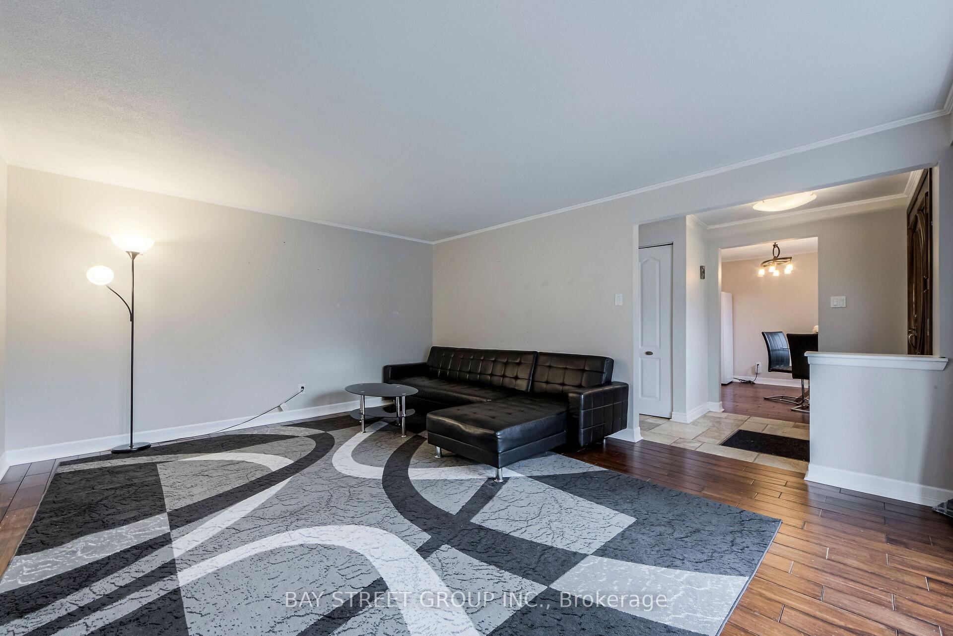 Photo 5 of 71 Devins Drive, Aurora, Aurora Heights — HOMEH