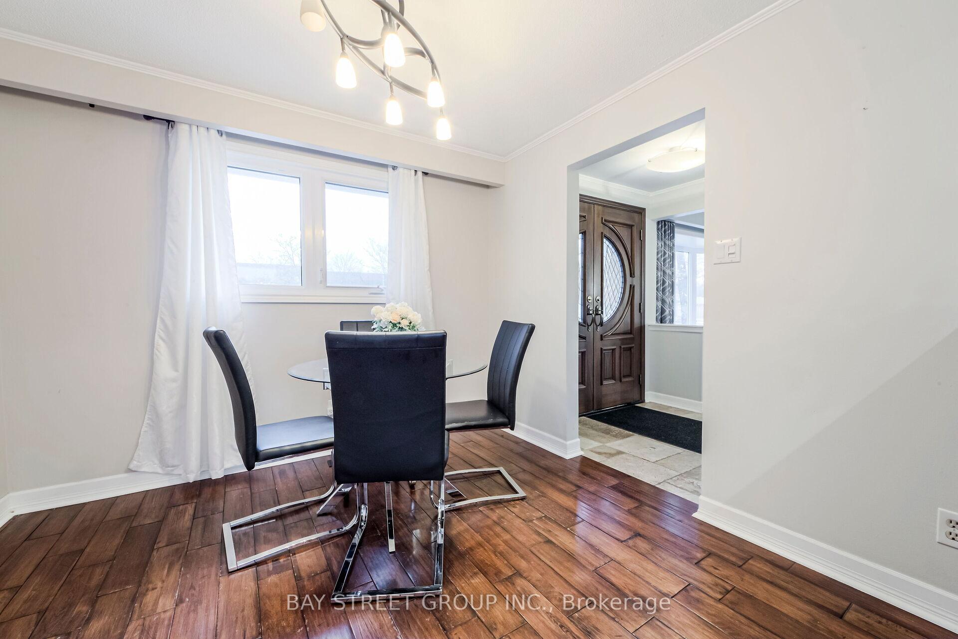 Photo 11 of 71 Devins Drive, Aurora, Aurora Heights — HOMEH